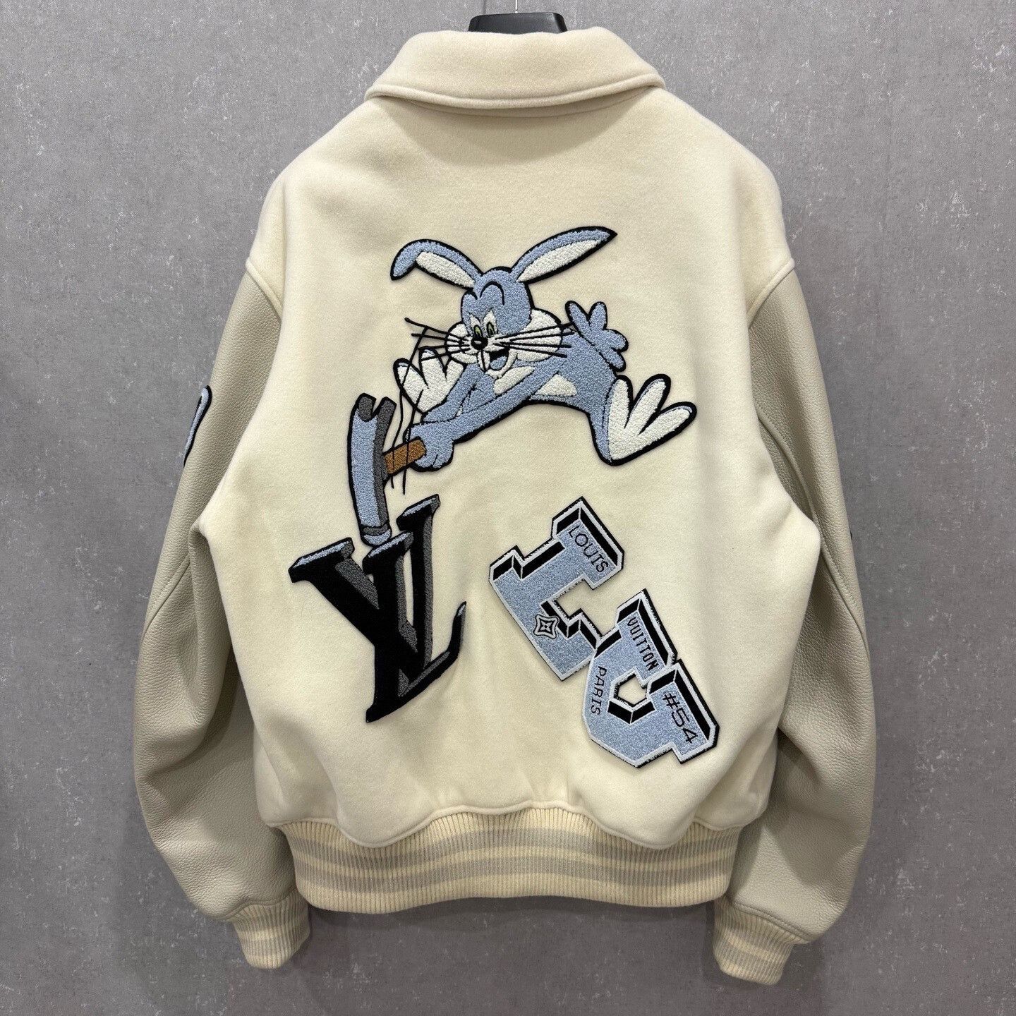 Louis Vuitton Louis Vuitton Bugs Bunny Embroidery Varsity Jacket 52 Size US L / EU 52-54 / 3 - 3 Thumbnail