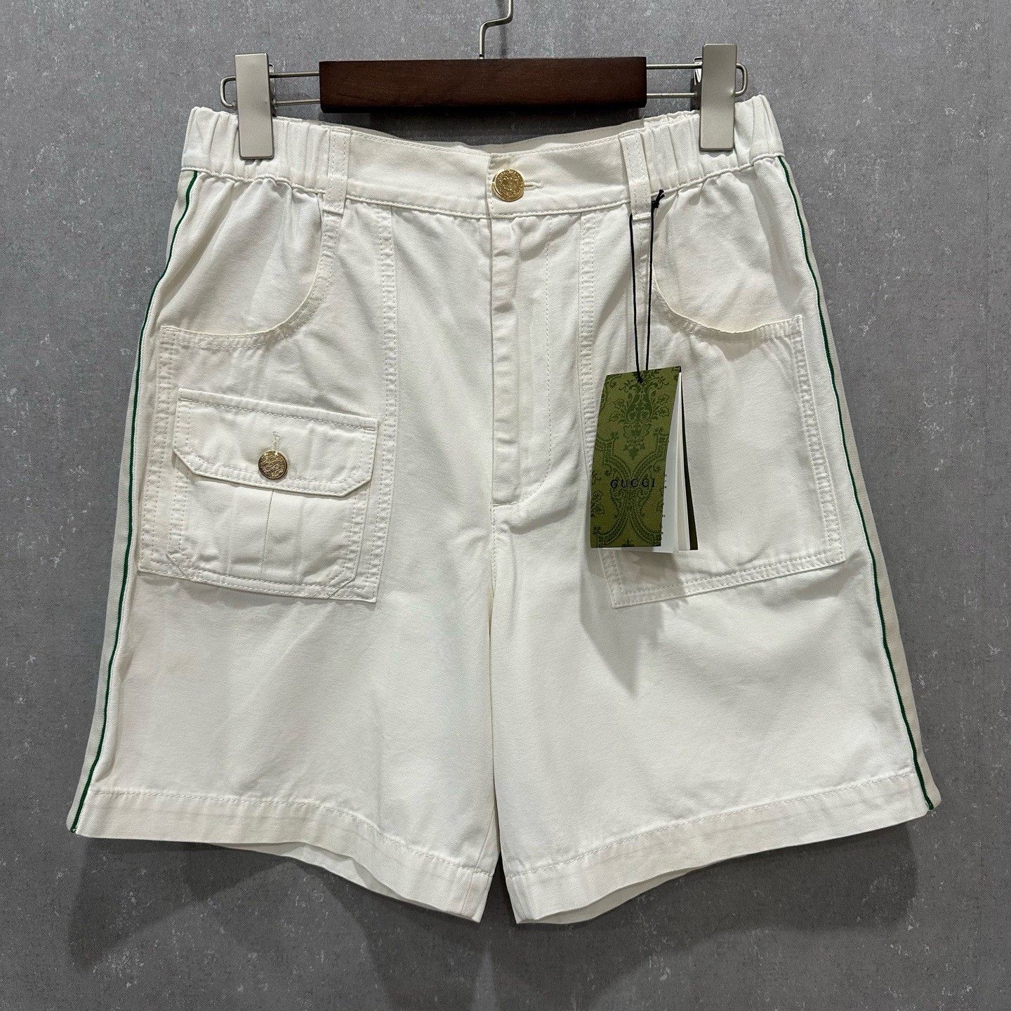 Gucci Gucci Multi-Pocket Cargo Shorts EU 44 Size US 28 / EU 44 - 2 Thumbnail