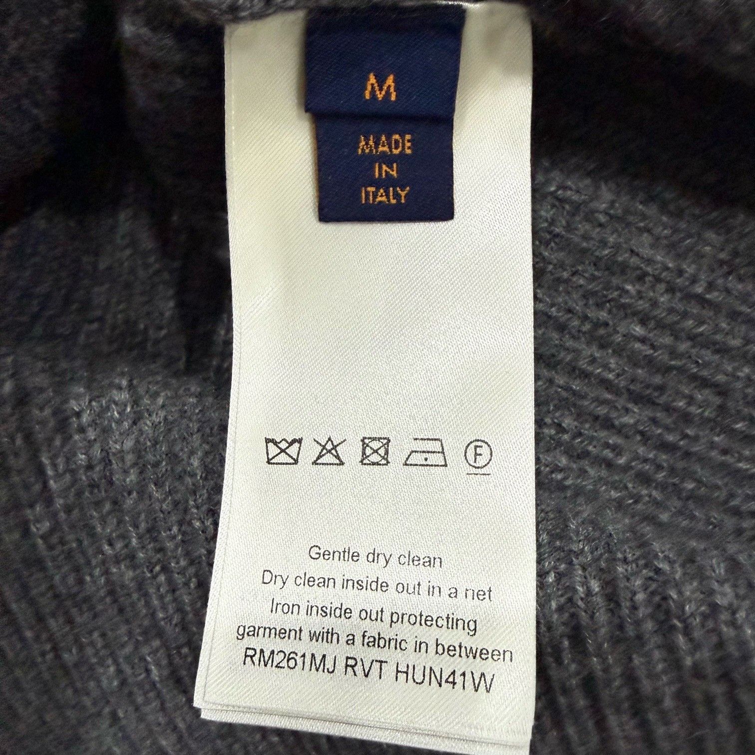 Louis Vuitton Louis Vuitton Cashmere Logo Knit Cardigan Size M Size US M / EU 48-50 / 2 - 5 Thumbnail