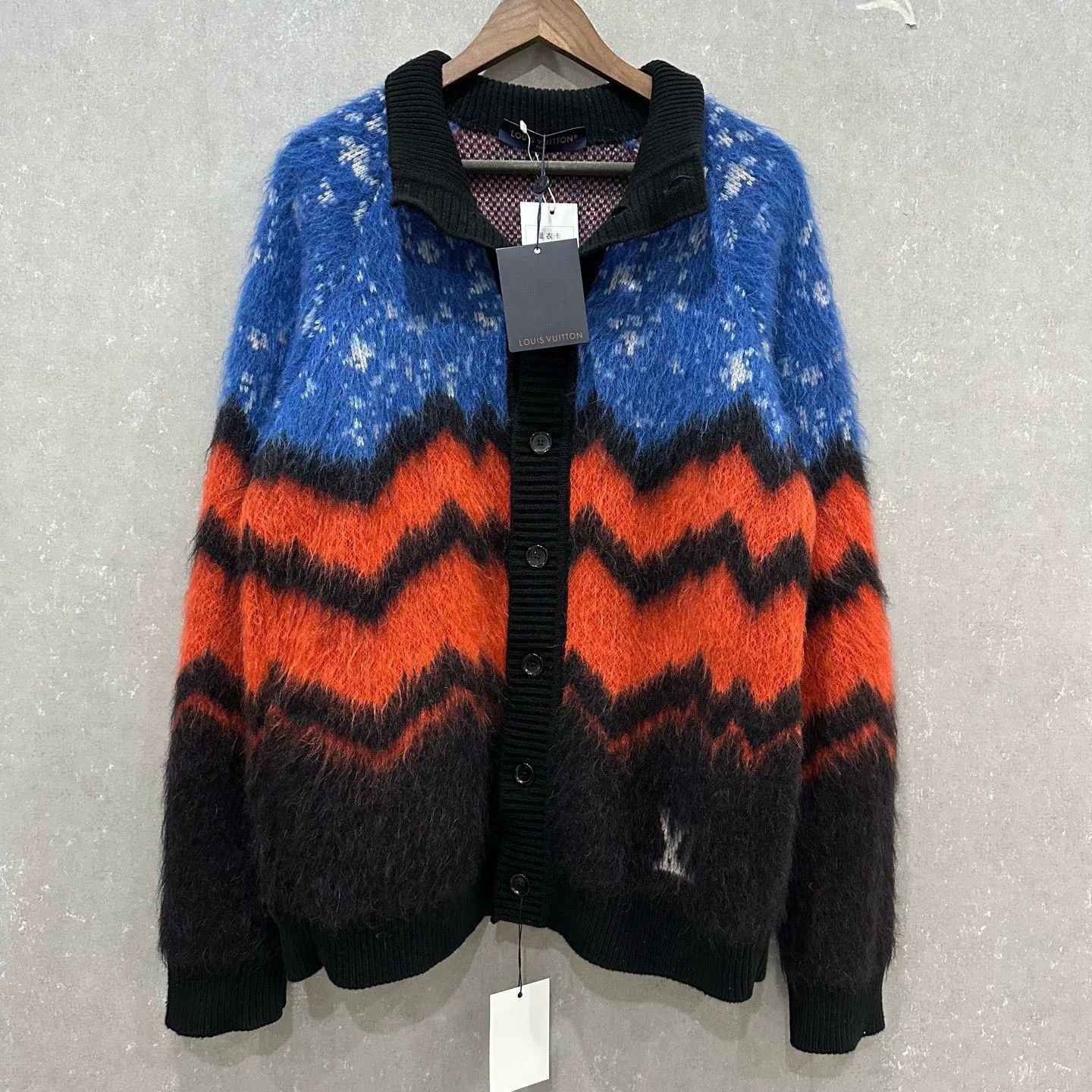 Louis Vuitton Louis Vuitton Zig-Zag Mohair Cardigan Size L Size US L / EU 52-54 / 3 - 2 Thumbnail