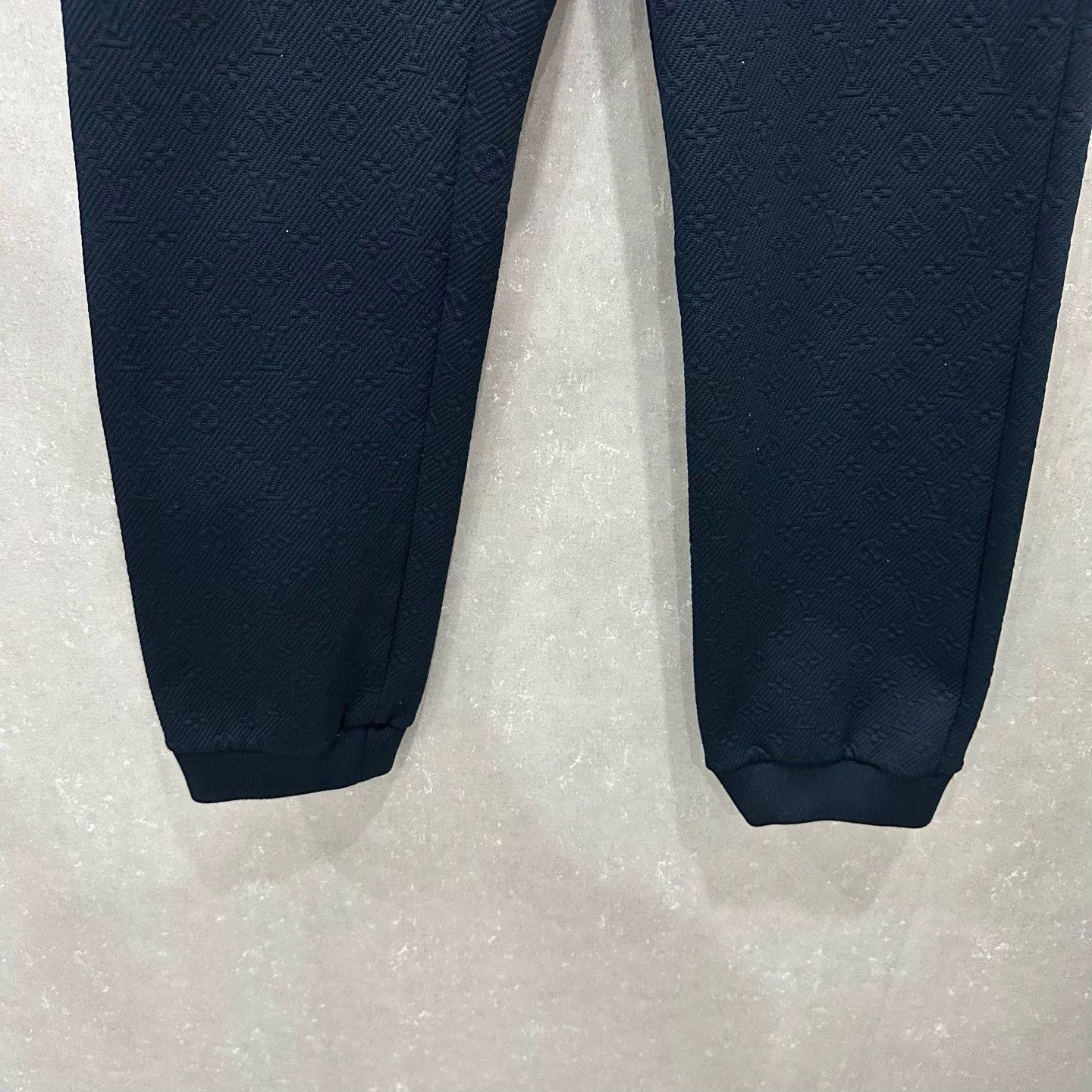 Louis Vuitton Louis Vuitton Monogram Matelassé Joggers Size M Size US 32 / EU 48 - 4 Thumbnail