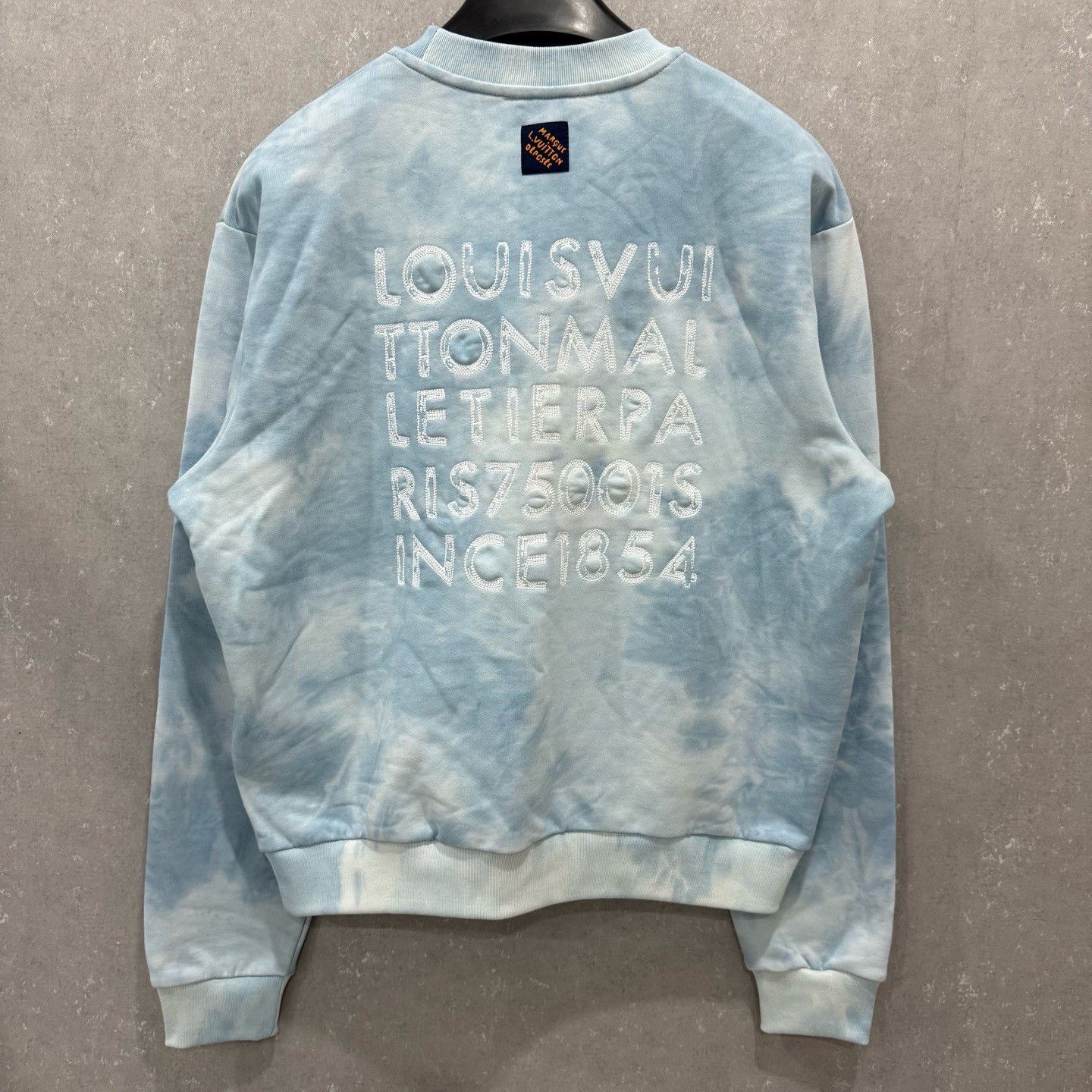 Louis Vuitton Louis Vuitton Tie-Dye Gradient Sweatshirt Size S Size US S / EU 44-46 / 1 - 3 Thumbnail