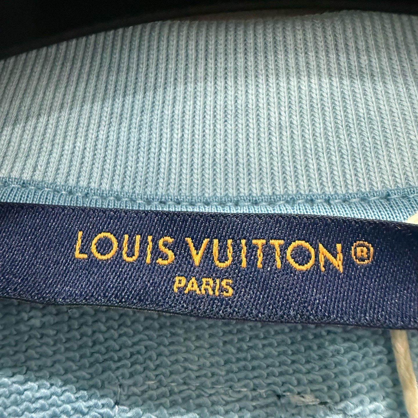 Louis Vuitton Louis Vuitton Tie-Dye Gradient Sweatshirt Size S Size US S / EU 44-46 / 1 - 4 Thumbnail