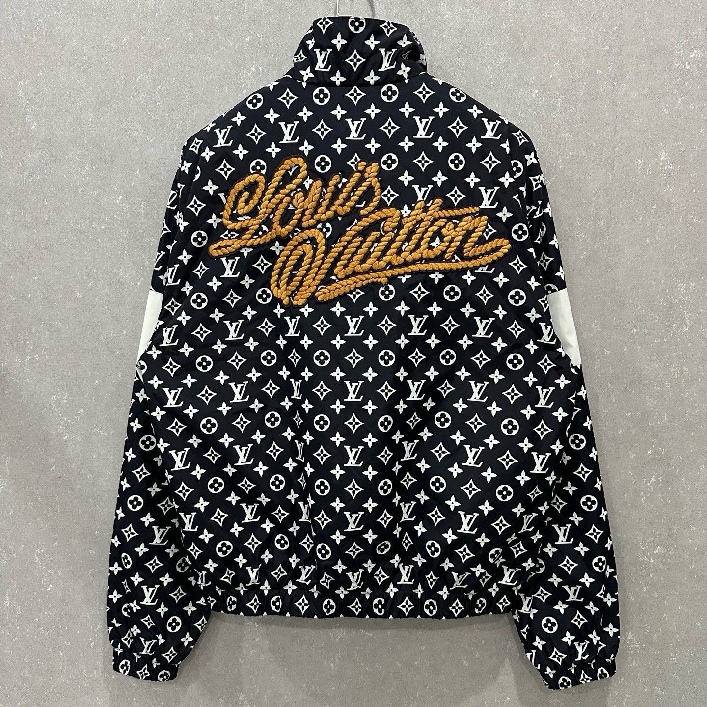 Louis Vuitton Louis Vuitton Monogram Rope Light Jacket 48 Size US M / EU 48-50 / 2 - 3 Thumbnail