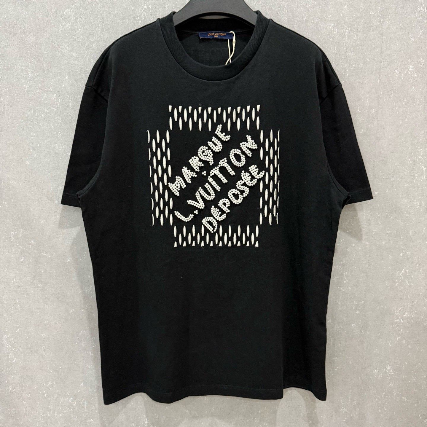 Louis Vuitton Louis Vuitton Beaded Pharrell Williams Graphic T-Shirt XL Size US XL / EU 56 / 4 - 5 Thumbnail