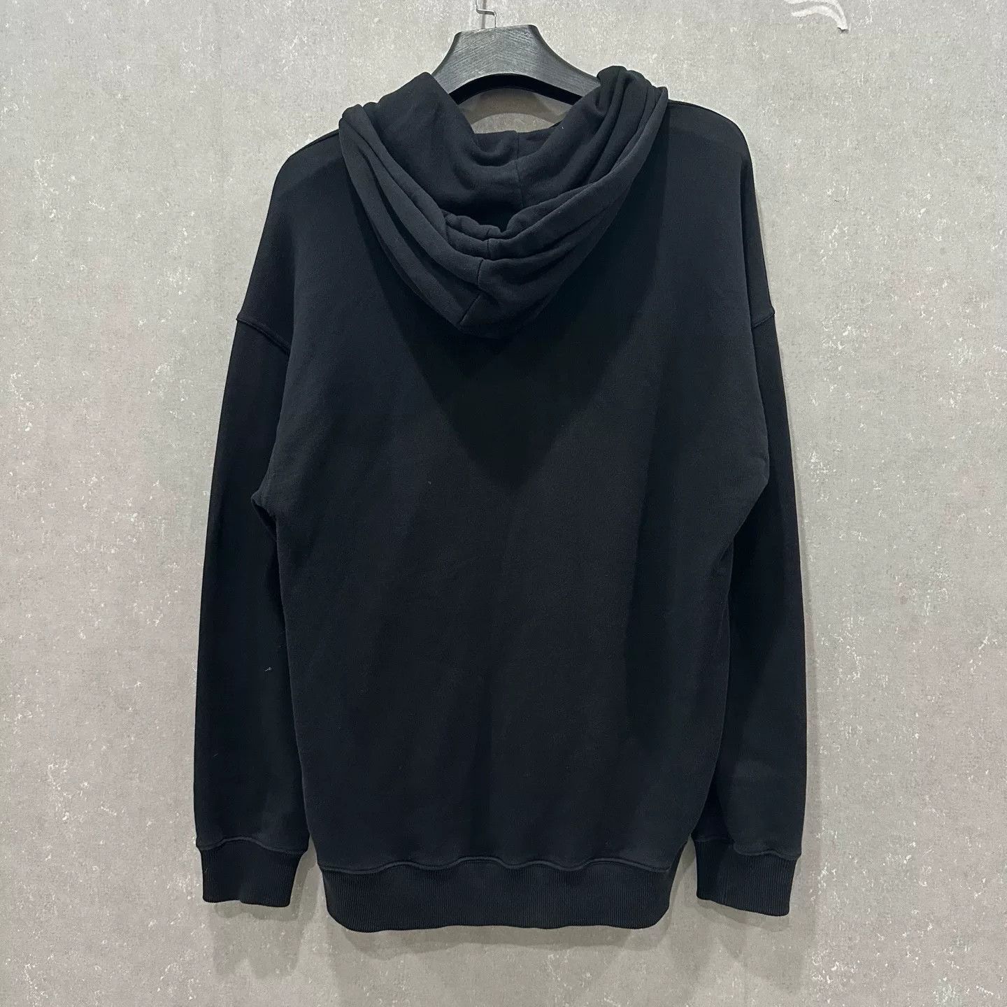 Givenchy Givenchy Distressed Logo Hoodie US M Size US M / EU 48-50 / 2 - 3 Thumbnail