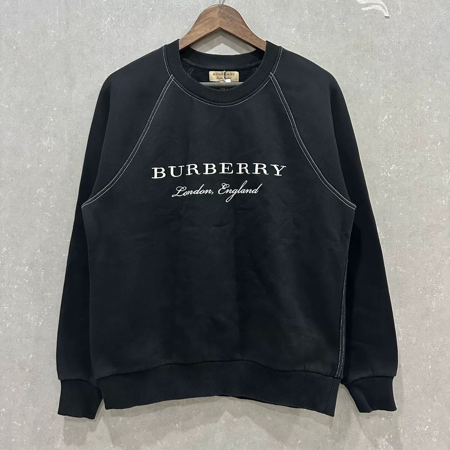 Burberry Burberry Logo Embroidered Contrast Stitch Sweatshirt M Size US M / EU 48-50 / 2 - 2 Thumbnail