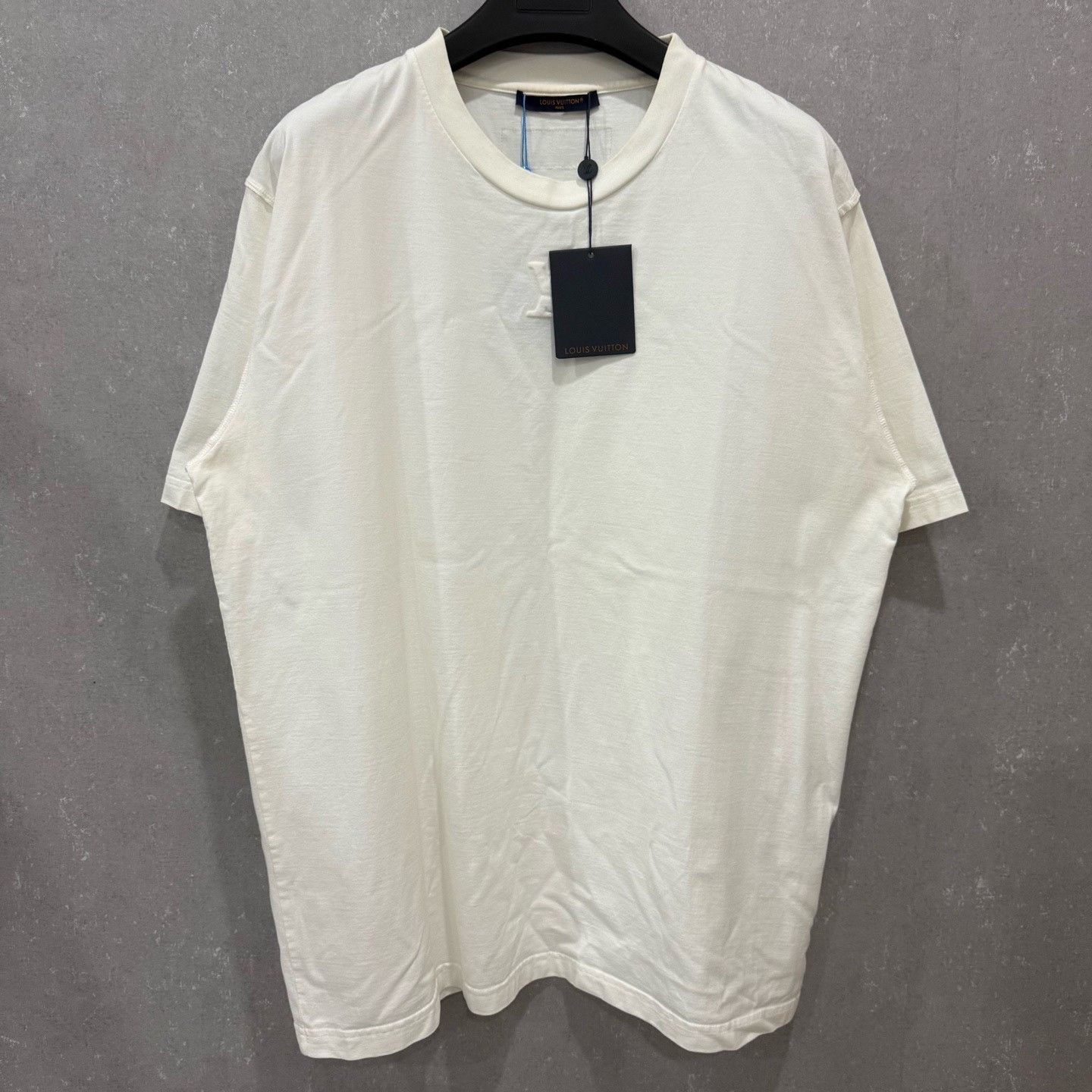 Louis Vuitton Louis Vuitton Embossed Logo T-Shirt XXL Size US XXL / EU 58 / 5 - 4 Thumbnail