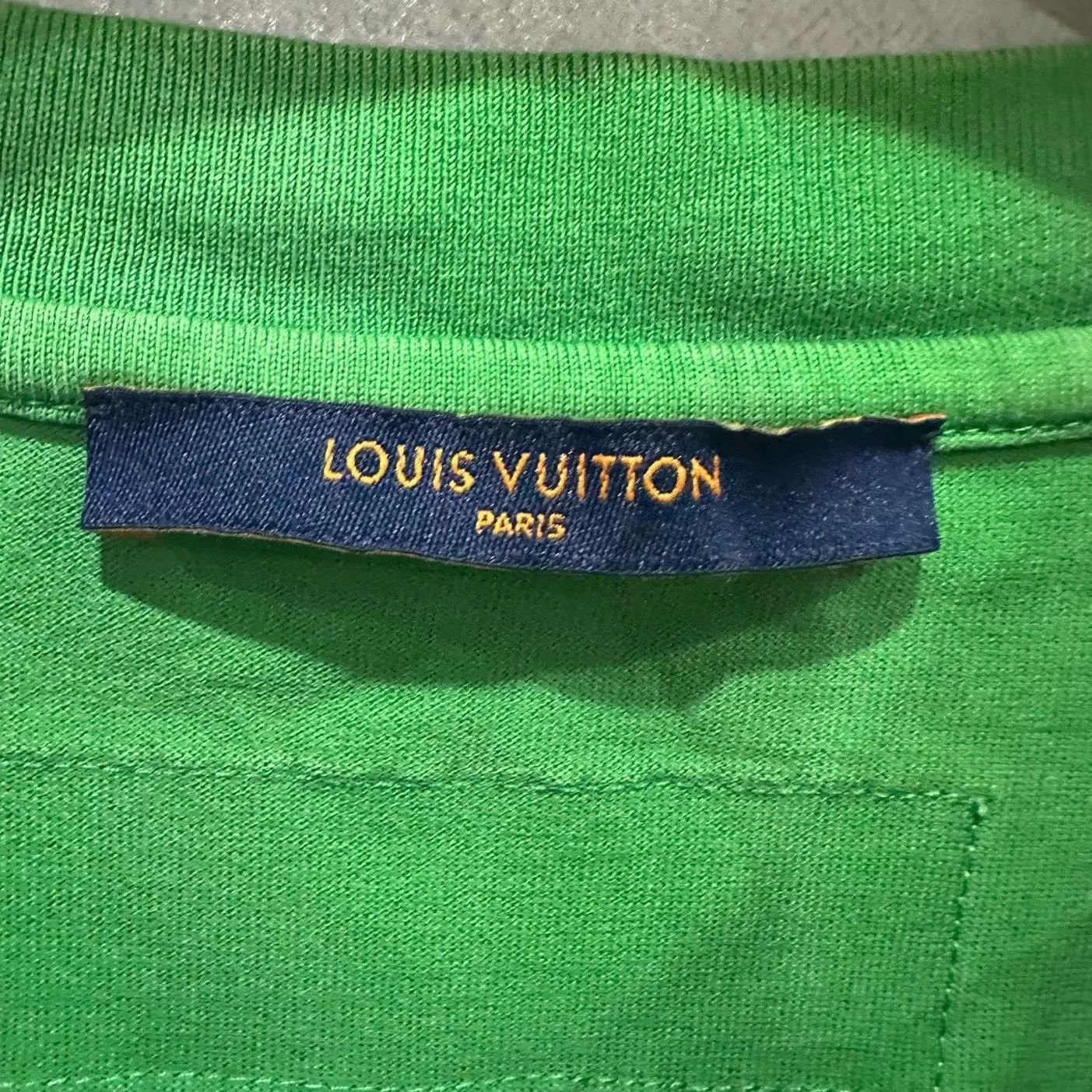 Louis Vuitton Louis Vuitton Green Embossed Logo T-Shirt XL Size US XL / EU 56 / 4 - 4 Thumbnail