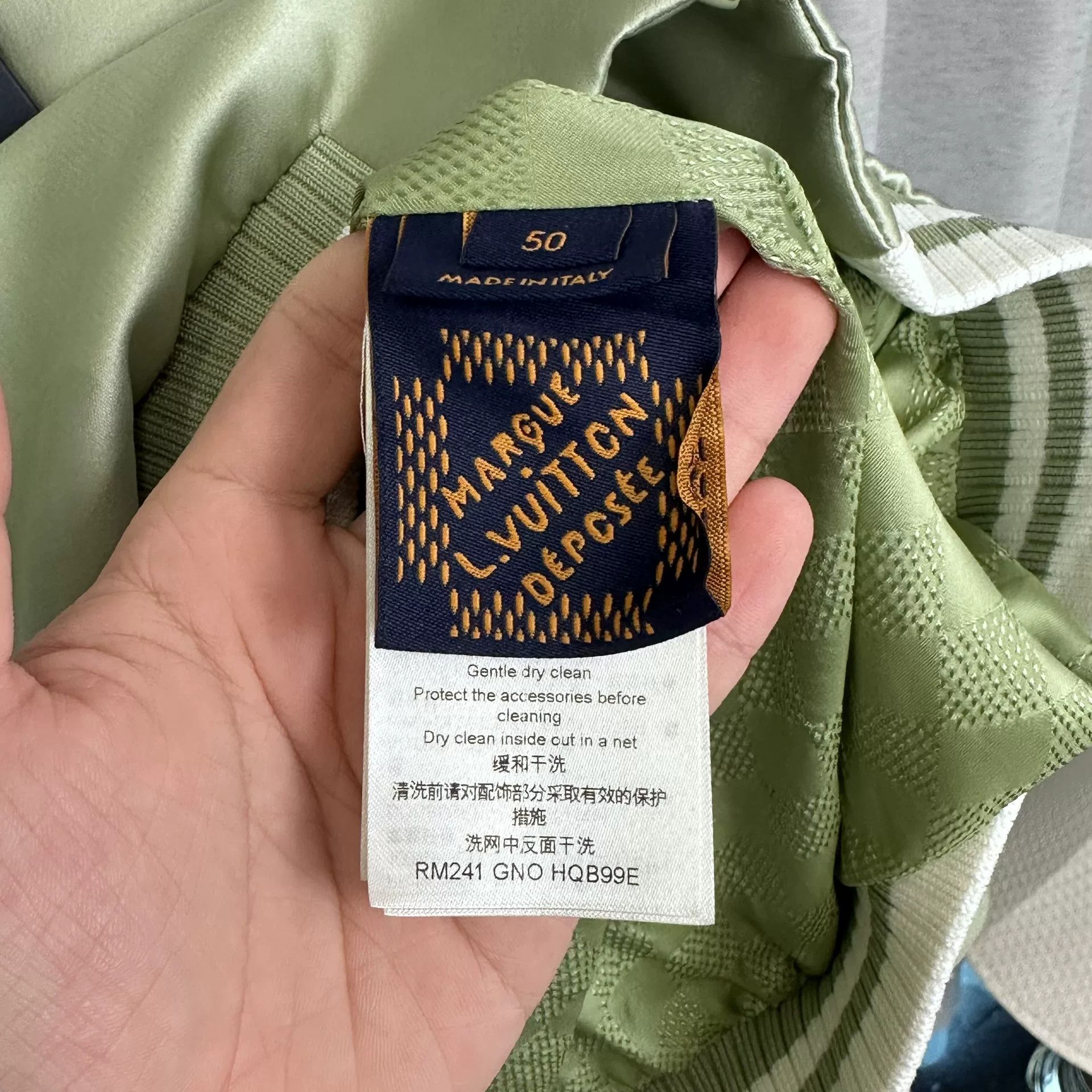 Louis Vuitton Louis Vuitton Pharrell Dragon Bomber Jacket 50 Size US M / EU 48-50 / 2 - 5 Thumbnail
