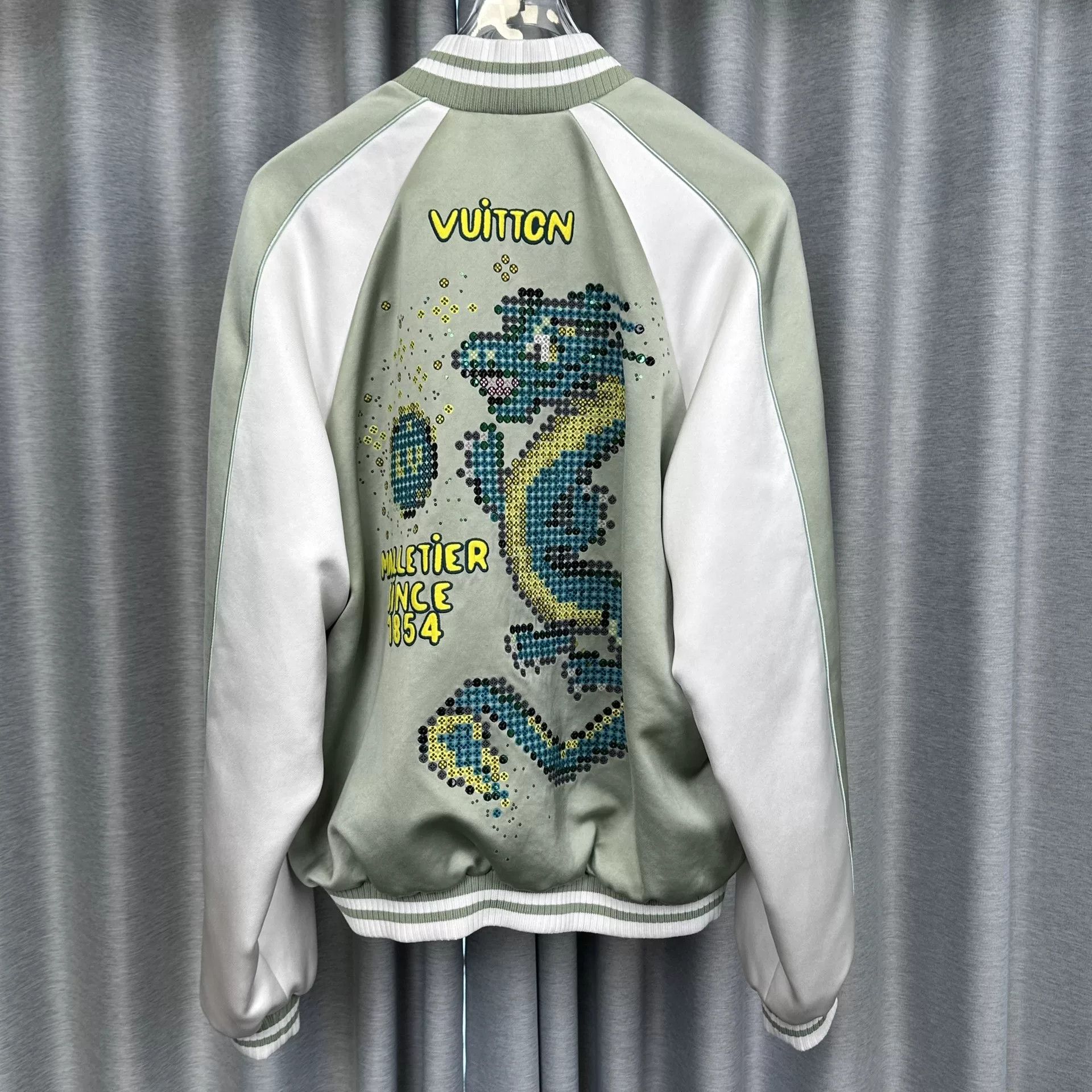 Louis Vuitton Louis Vuitton Pharrell Dragon Bomber Jacket 50 Size US M / EU 48-50 / 2 - 4 Thumbnail