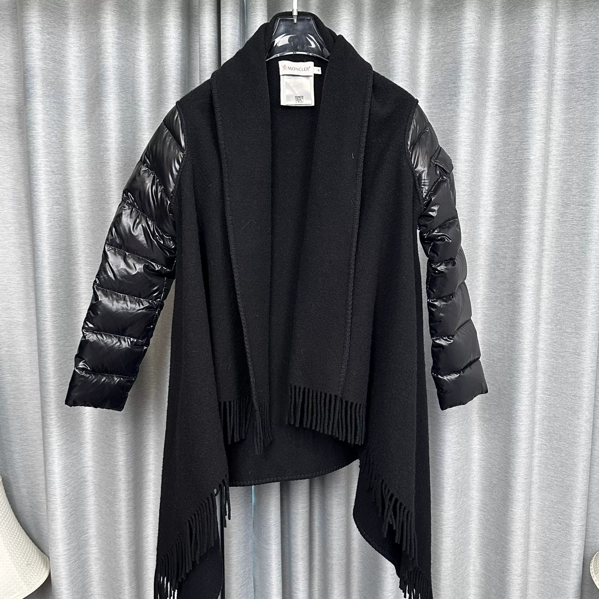Moncler Moncler Quilted Sleeve Wool Cape Coat S Size S / US 4 / IT 40 - 2 Thumbnail