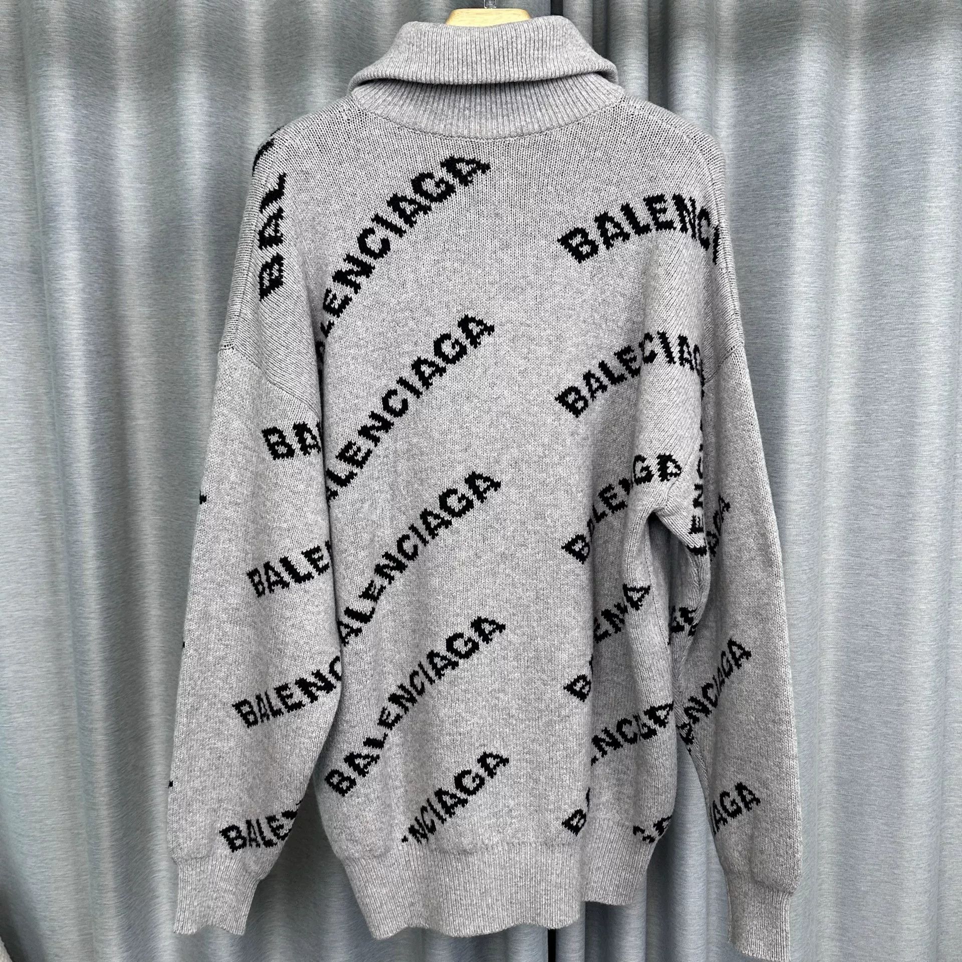 Balenciaga Balenciaga All-Over Logo Half-Zip Sweater S Size US S / EU 44-46 / 1 - 4 Thumbnail