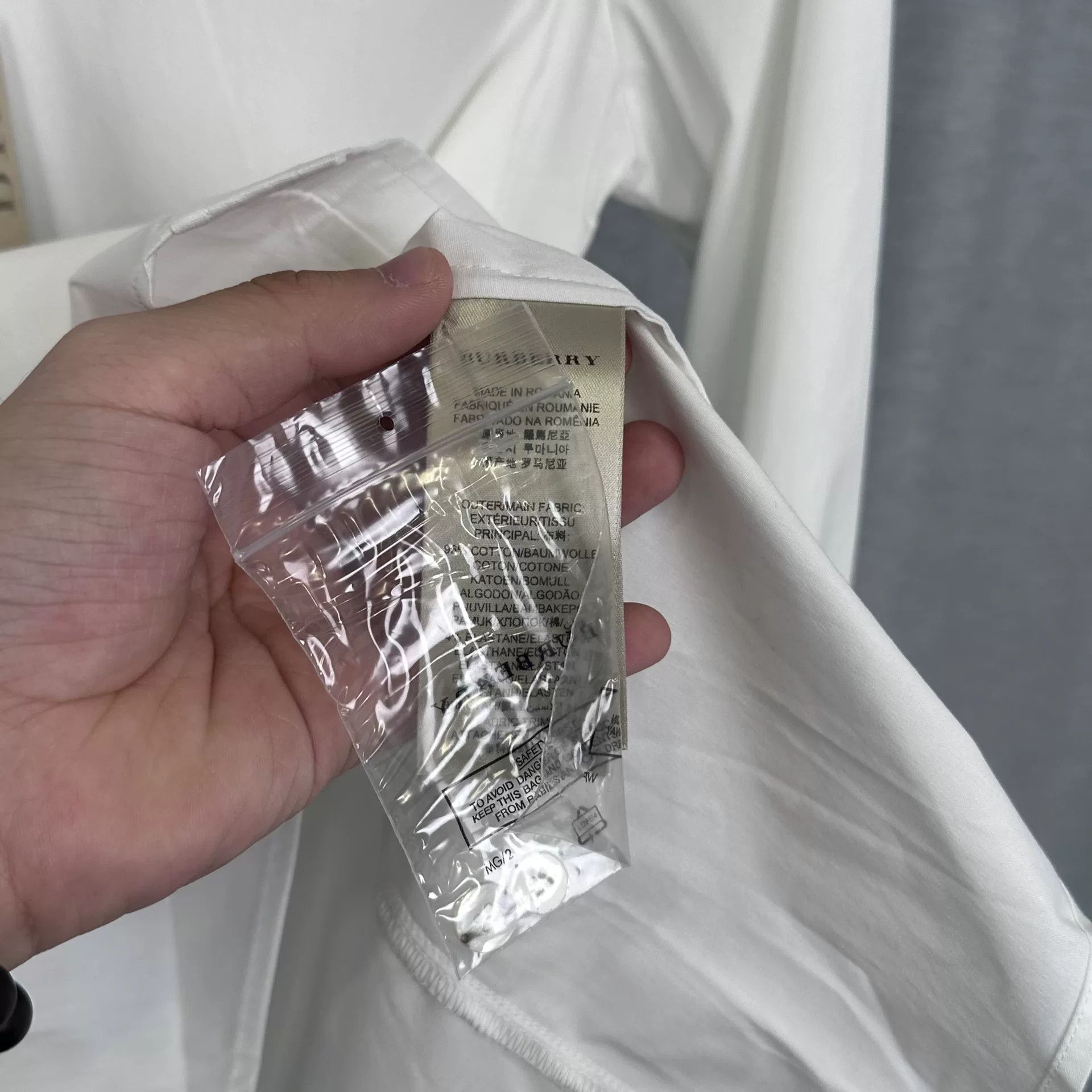 Burberry Burberry Check Trim Long Sleeve Shirt Size M Size US M / EU 48-50 / 2 - 5 Thumbnail