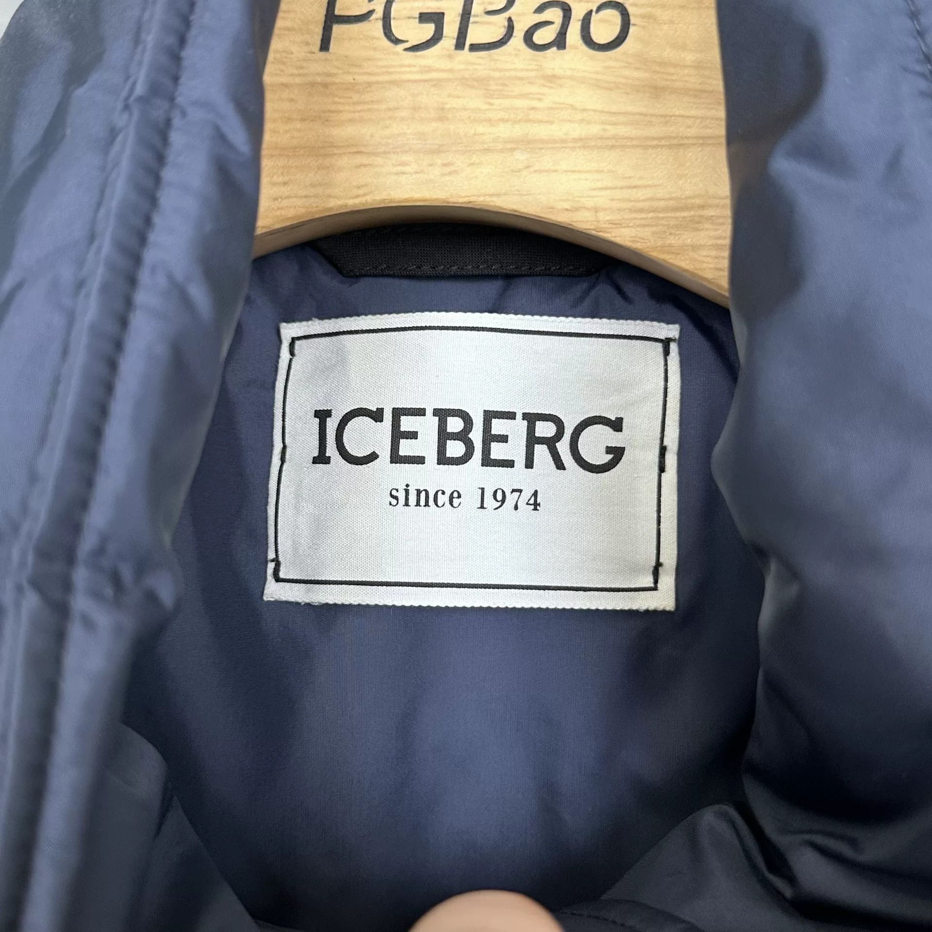 Iceberg Iceberg Colorblock Logo Puffer Jacket EU 48 Size US M / EU 48-50 / 2 - 5 Thumbnail