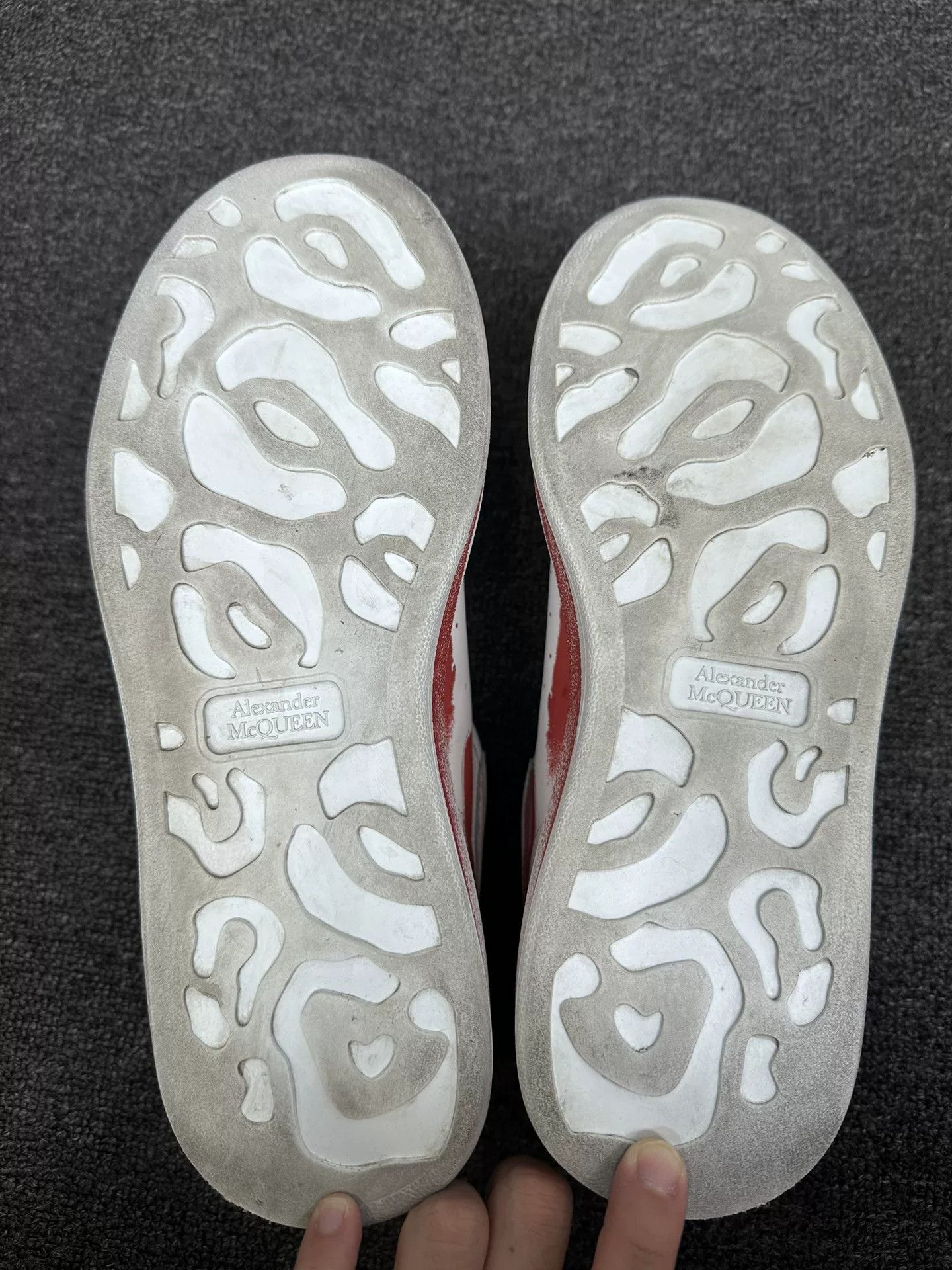 Alexander McQueen Alexander McQueen Red Graffiti Oversized Sneakers EU 40 Size US 7 / EU 40 - 6 Thumbnail