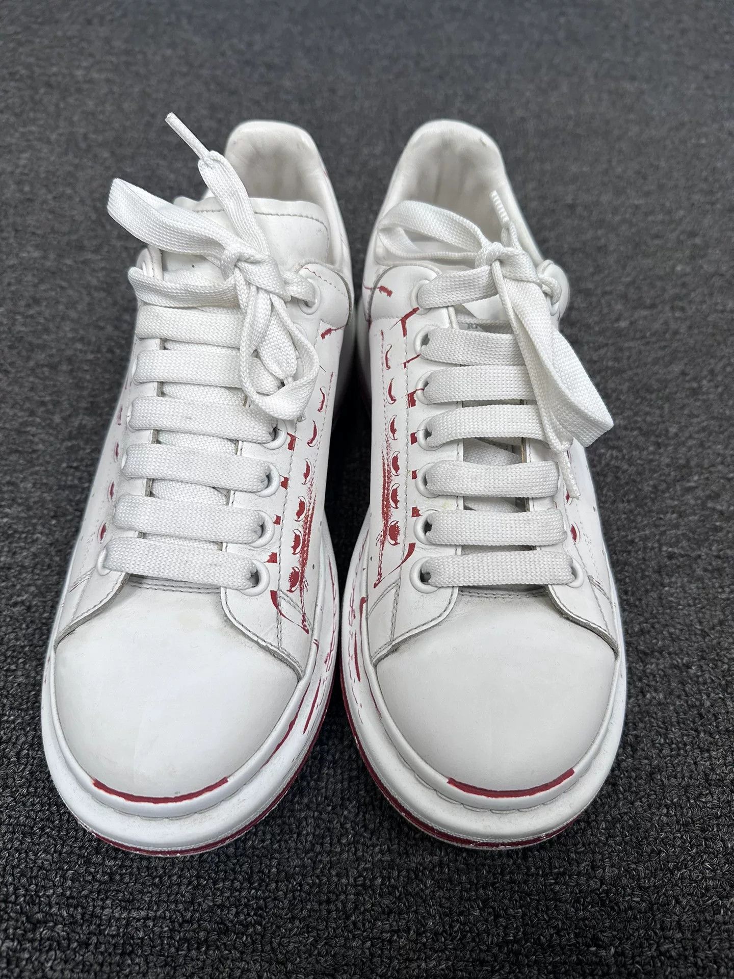 Alexander McQueen Alexander McQueen Red Graffiti Oversized Sneakers EU 40 Size US 7 / EU 40 - 2 Thumbnail