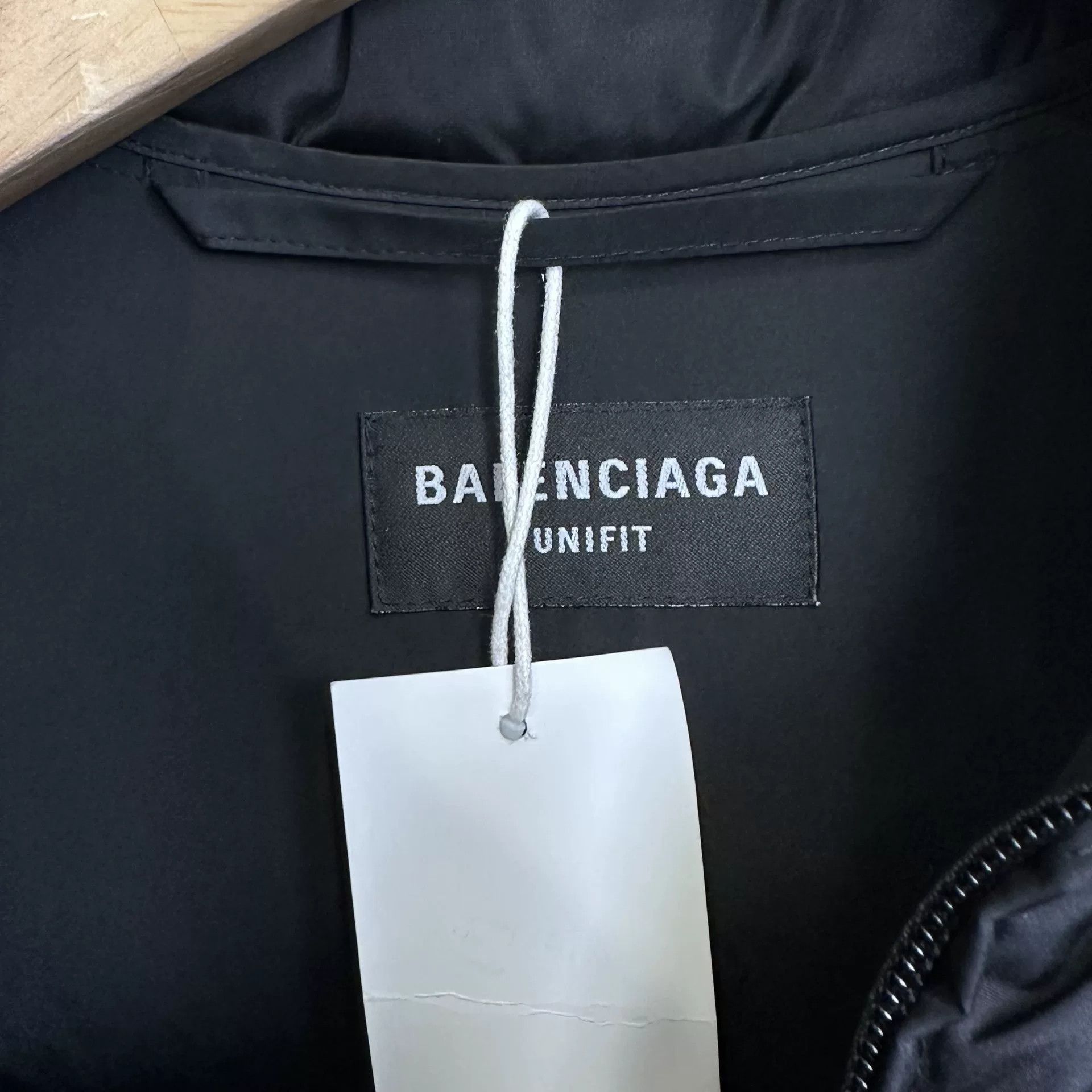 Balenciaga Balenciaga Logo Embroidered Puffer Jacket XS Size US XS / EU 42 / 0 - 6 Thumbnail