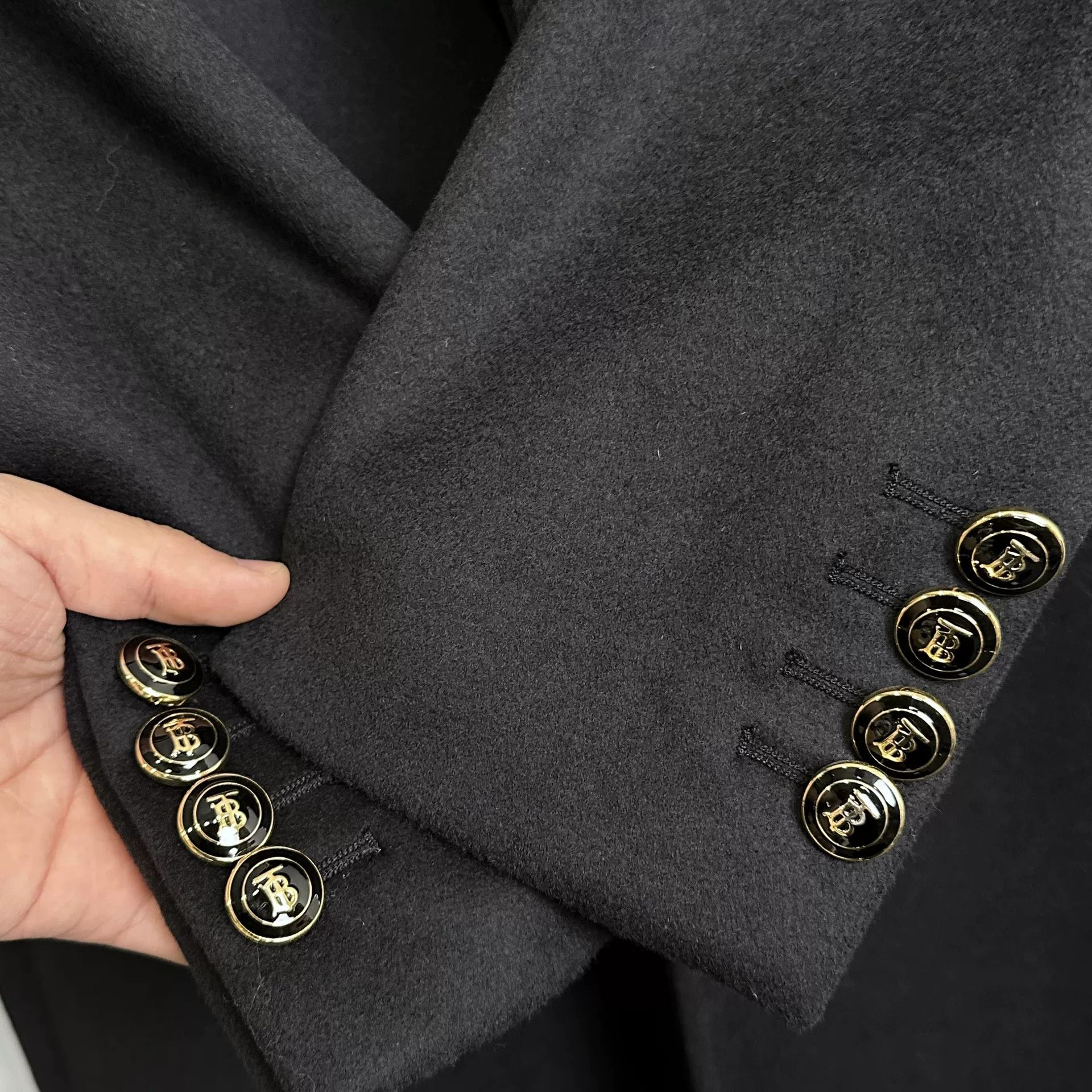 Burberry Burberry Wool Cashmere TB Button Overcoat 48 Size US M / EU 48-50 / 2 - 7 Thumbnail