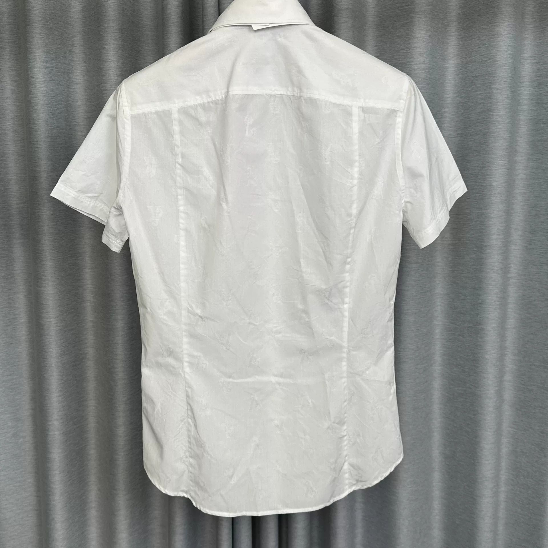 Versace Versace Embroidered V Logo Short Sleeve Shirt S Size US S / EU 44-46 / 1 - 6 Thumbnail