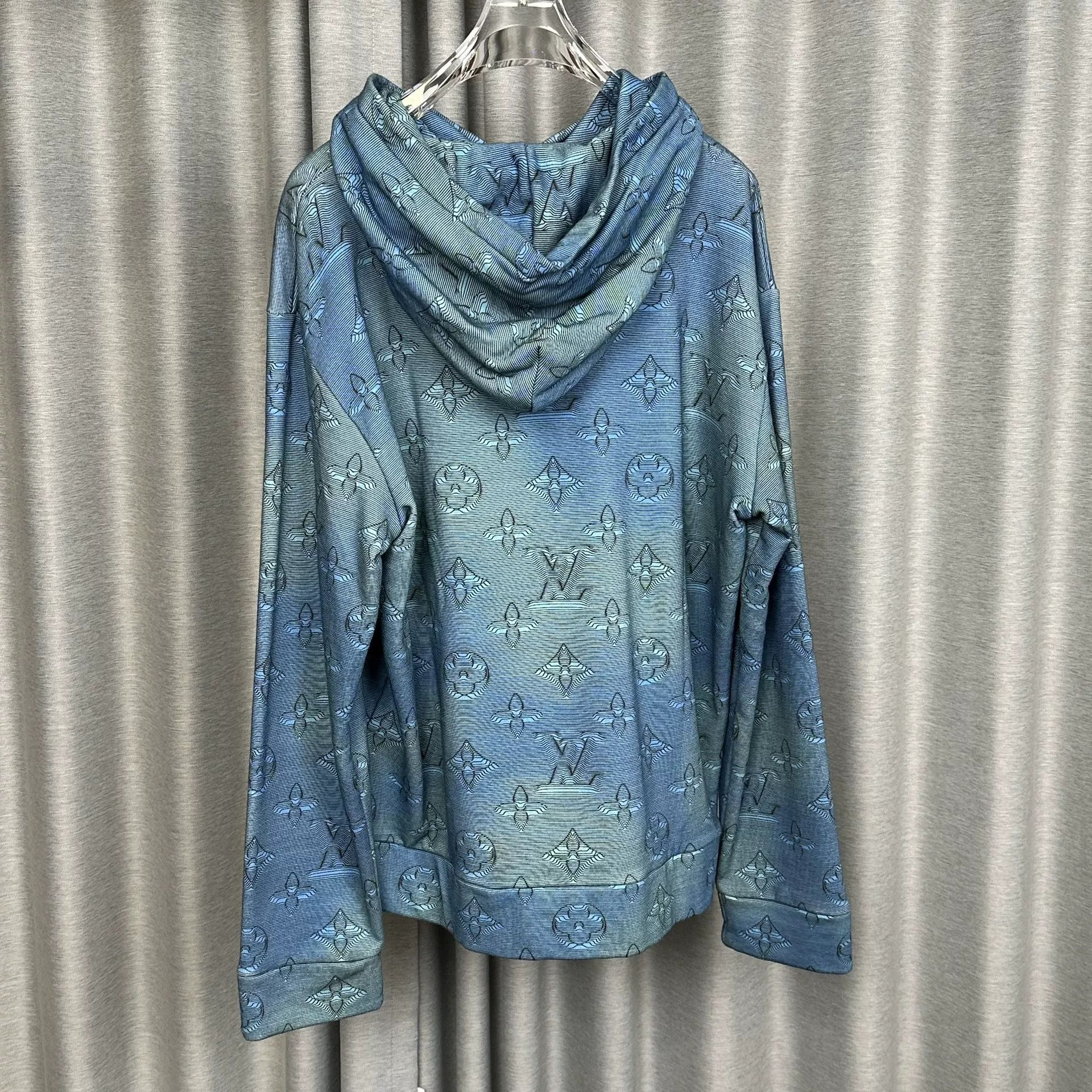 Louis Vuitton Louis Vuitton Monogram Gradient Hoodie XL Size US XL / EU 56 / 4 - 3 Thumbnail