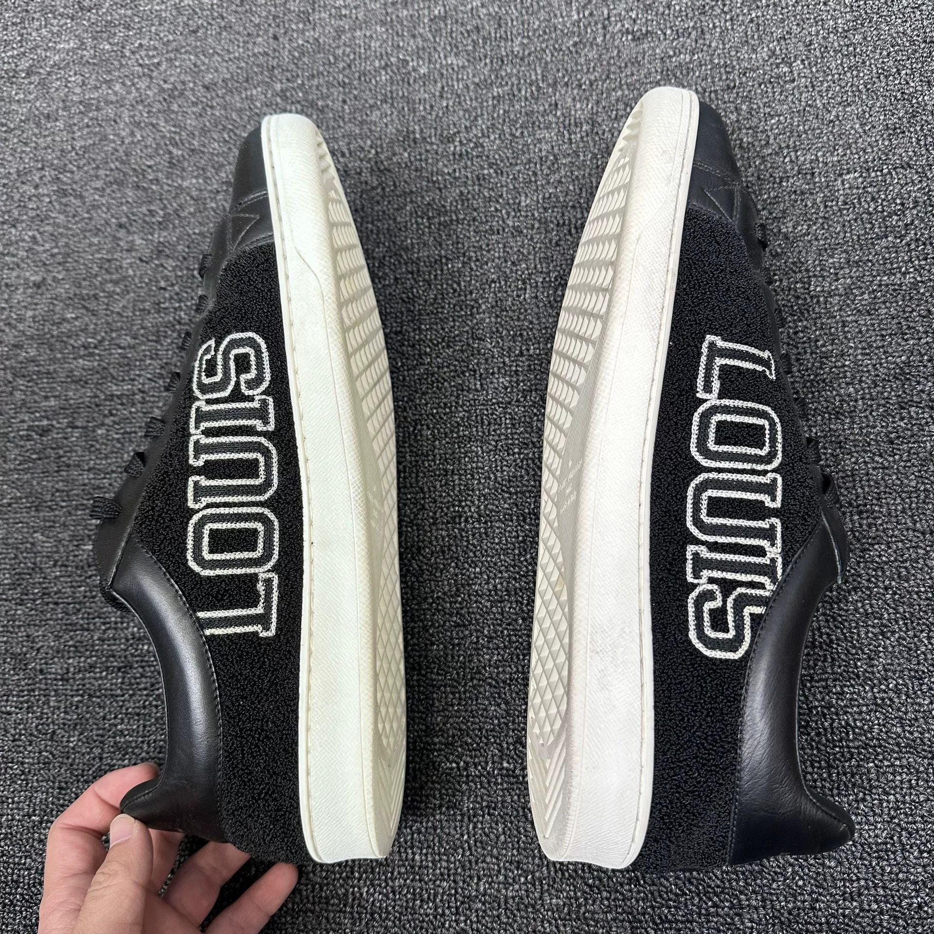 Louis Vuitton Louis Vuitton Logo Embroidery Leather Sneakers Size 8.5 Size US 9.5 / EU 42-43 - 3 Thumbnail