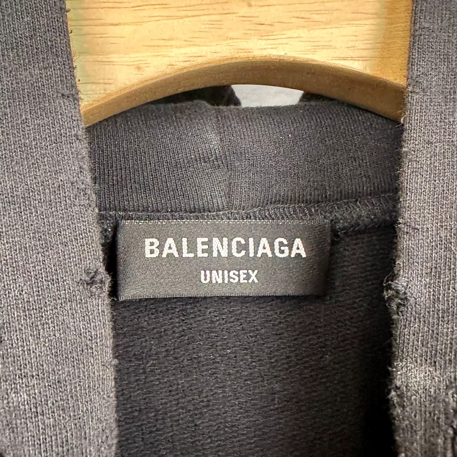 Balenciaga Balenciaga Rainbow Graffiti Hoodie Size L Size US L / EU 52-54 / 3 - 7 Thumbnail