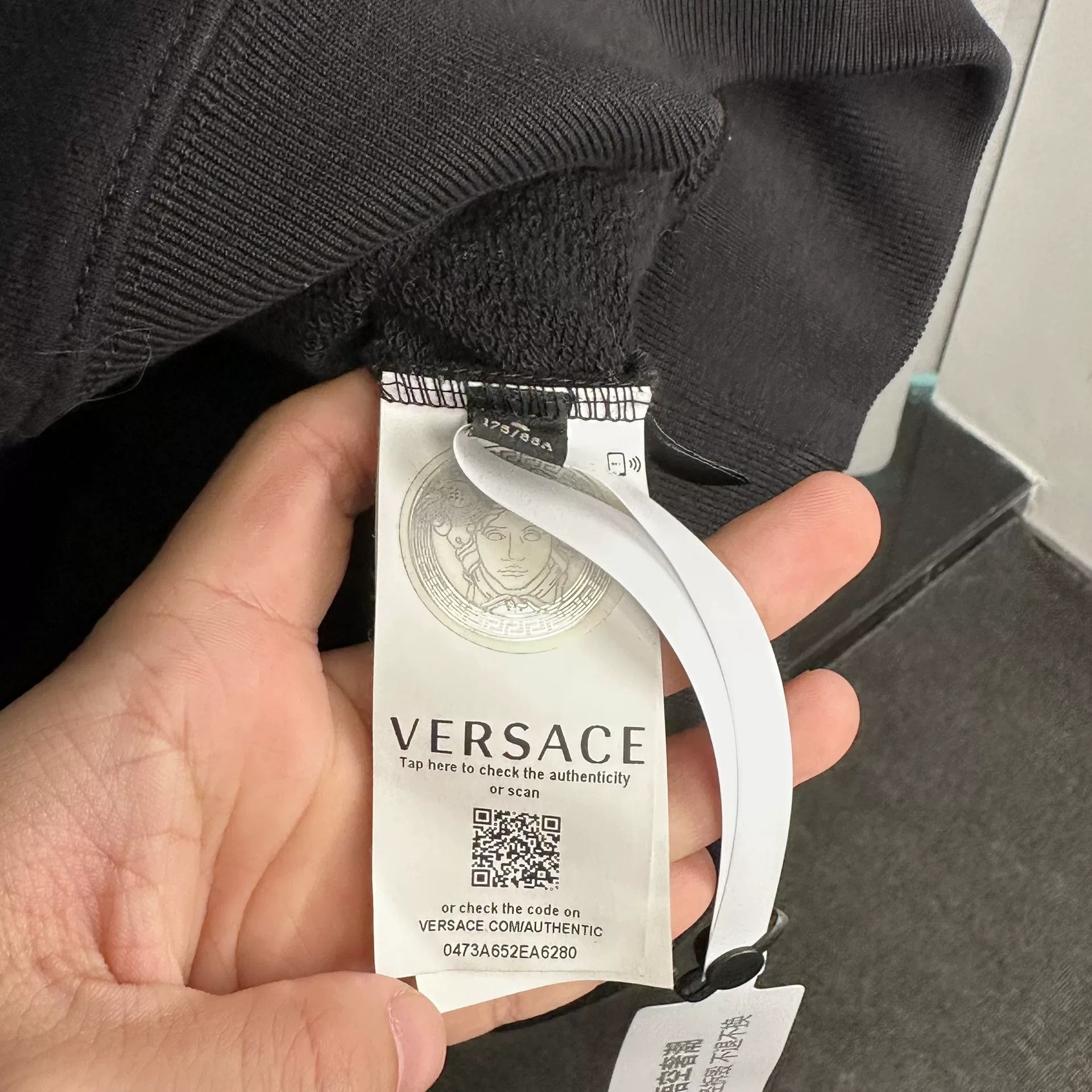 Versace Versace Medusa Logo Embroidery Hoodie S Size US S / EU 44-46 / 1 - 4 Thumbnail