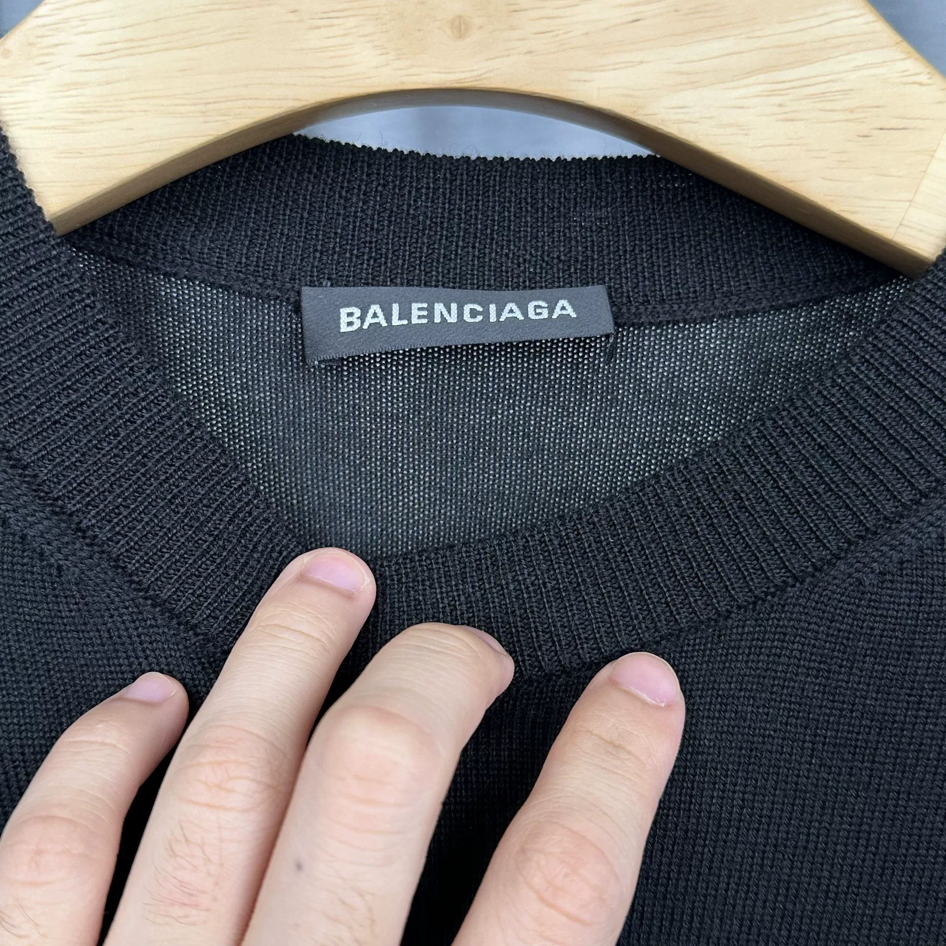 Balenciaga Balenciaga Logo Embroidered Wool Sweater XS Size US XS / EU 42 / 0 - 5 Thumbnail
