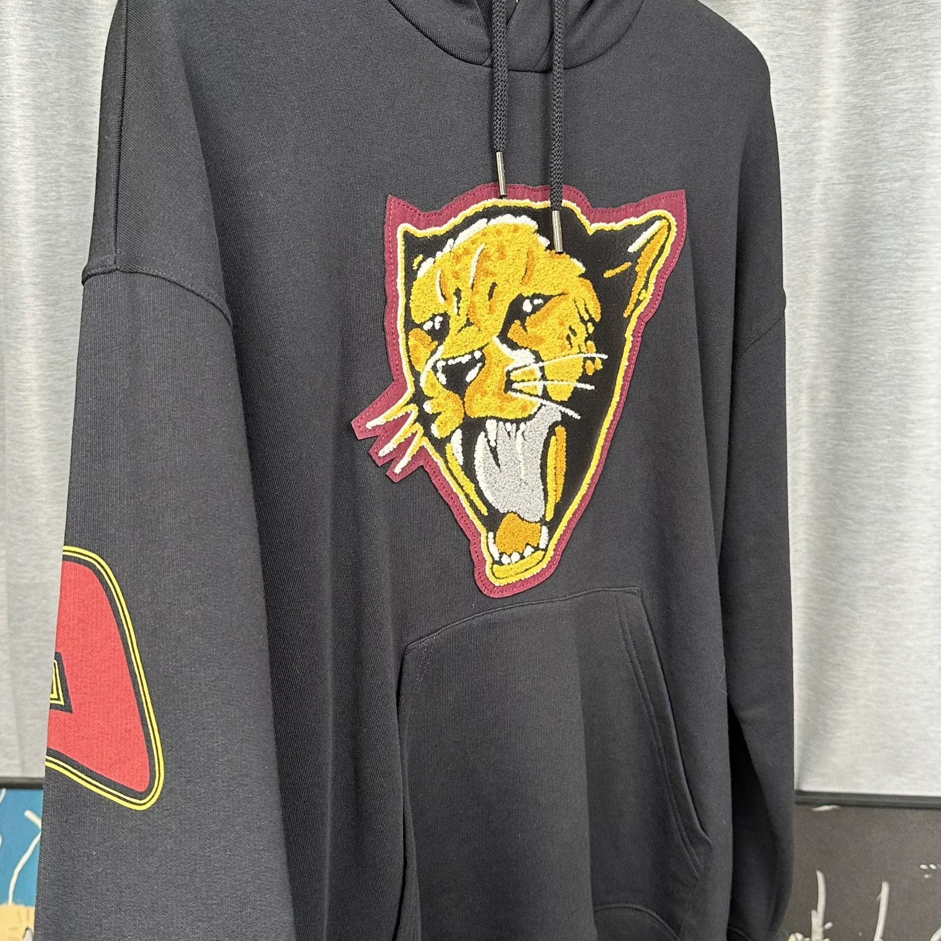 Givenchy Givenchy Tiger Head Embroidery Hoodie Size S Size US S / EU 44-46 / 1 - 4 Thumbnail