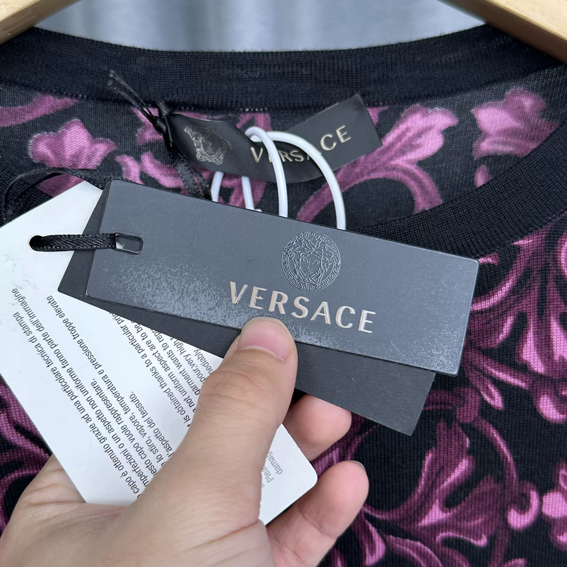 Versace Versace Baroque Print Knit Sweater EU 54 Size US L / EU 52-54 / 3 - 4 Thumbnail