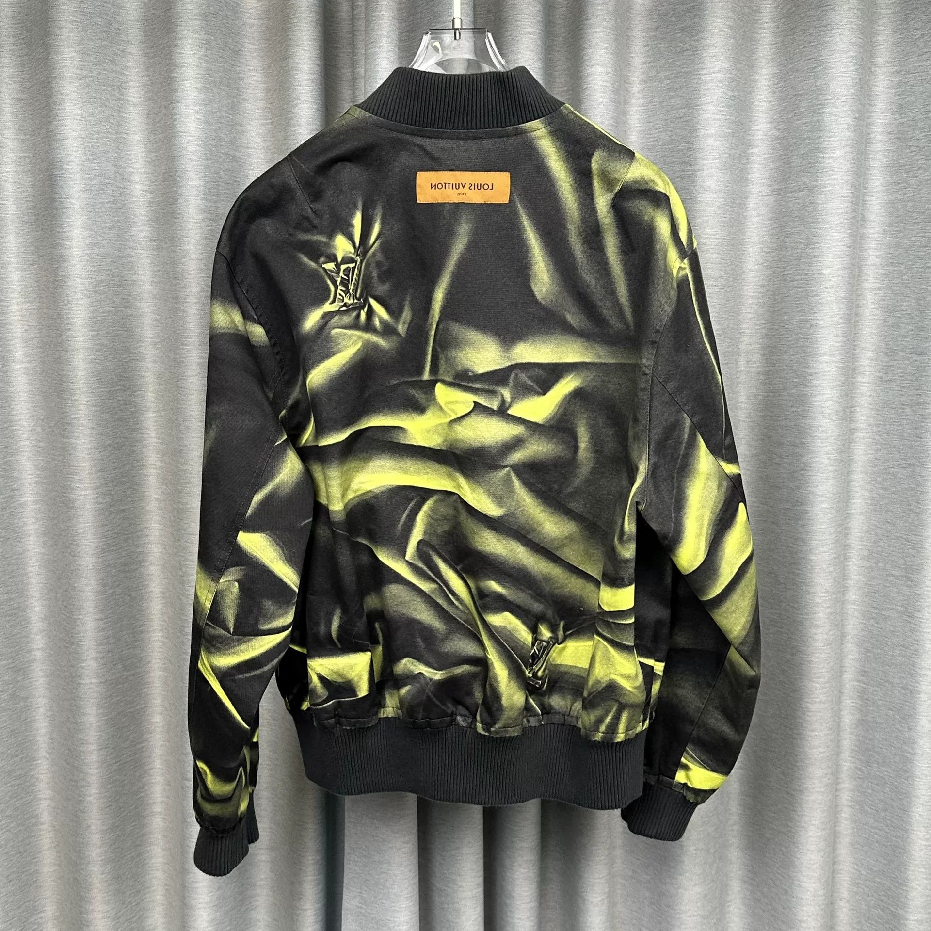 Louis Vuitton Louis Vuitton Tie-Dye Bomber Jacket Size 52 Size US L / EU 52-54 / 3 - 3 Thumbnail