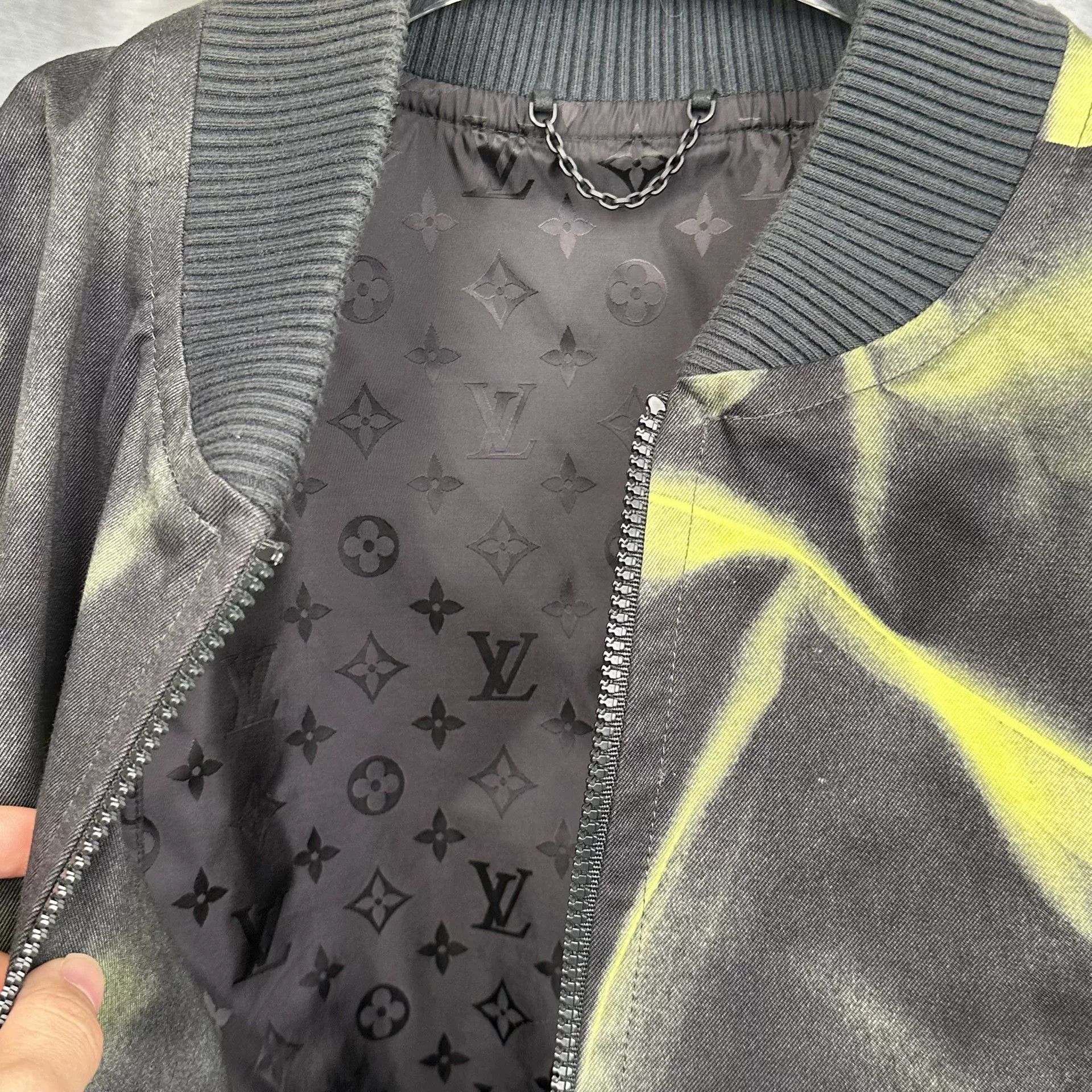 Louis Vuitton Louis Vuitton Tie-Dye Bomber Jacket Size 52 Size US L / EU 52-54 / 3 - 5 Thumbnail