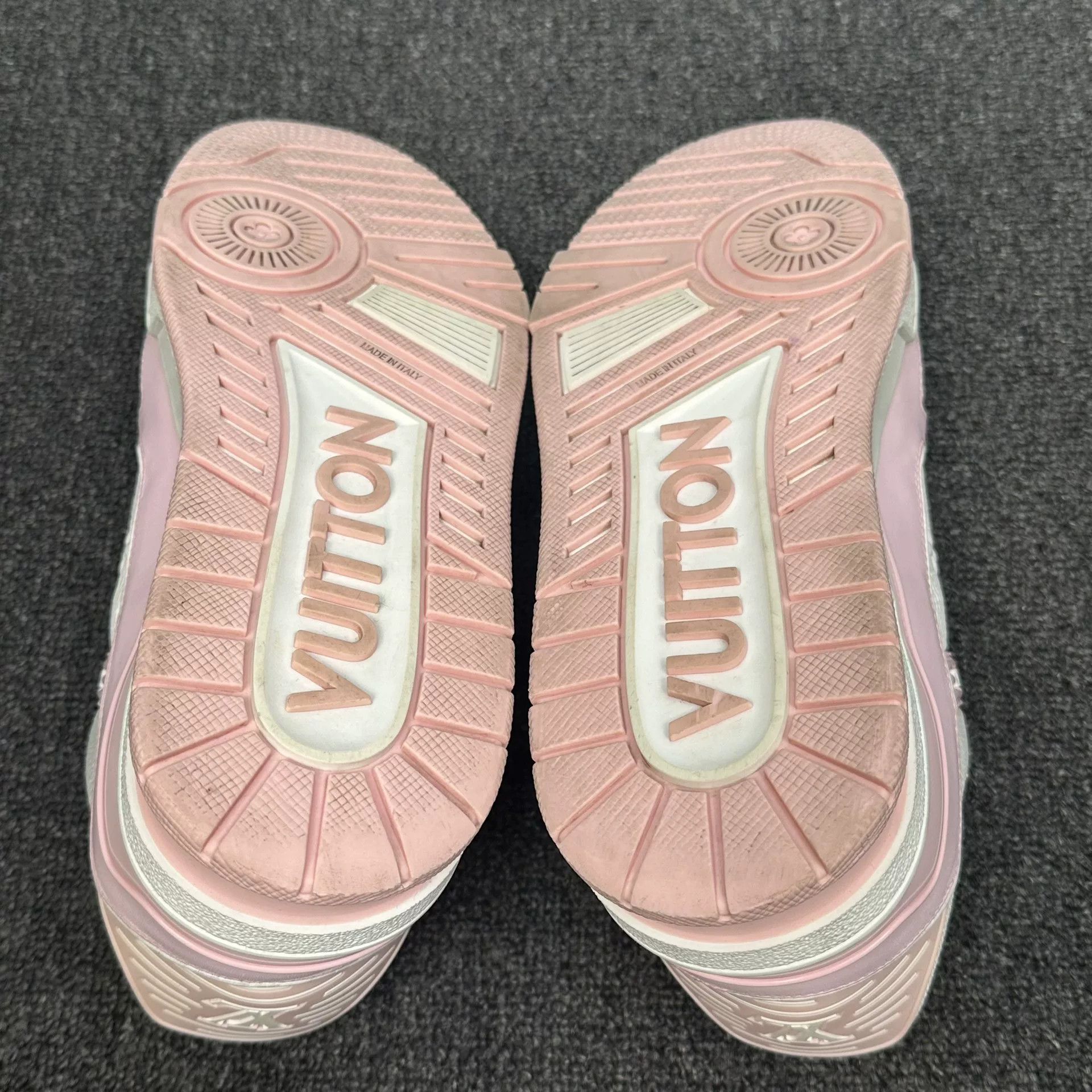 Louis Vuitton Louis Vuitton Pink White Trainer Sneakers Size 42 Size US 9 / EU 42 - 7 Thumbnail