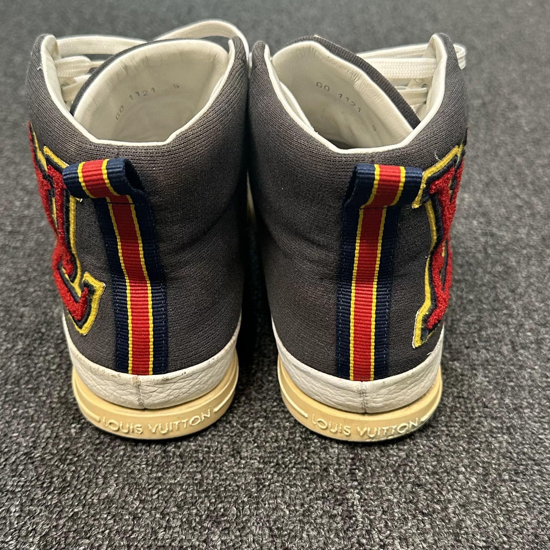 Louis Vuitton Louis Vuitton LV Logo Patch Hi-Top Sneakers 5 Size US 6 / EU 39 - 4 Thumbnail