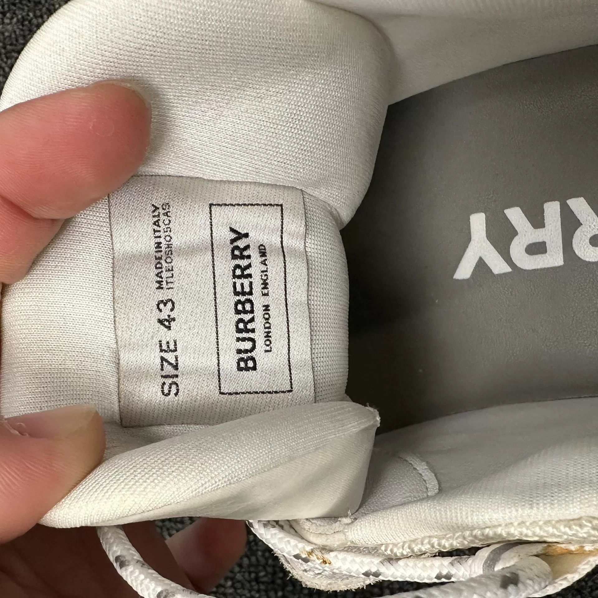Burberry Burberry White Chunky Low-Top Sneakers Size 43 Size US 10 / EU 43 - 8 Thumbnail