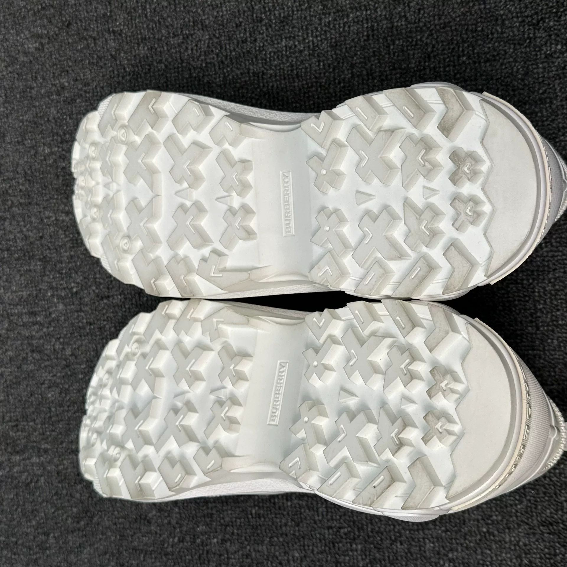 Burberry Burberry White Chunky Low-Top Sneakers Size 43 Size US 10 / EU 43 - 7 Thumbnail