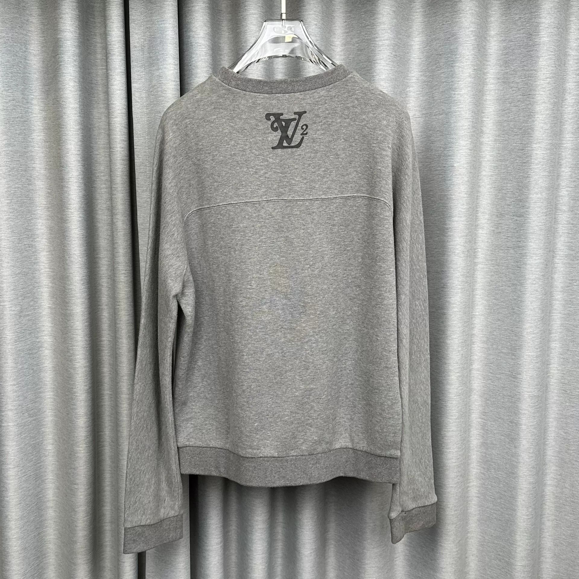 Louis Vuitton Louis Vuitton LV2 Logo Print Sweatshirt Size M Size US M / EU 48-50 / 2 - 4 Thumbnail
