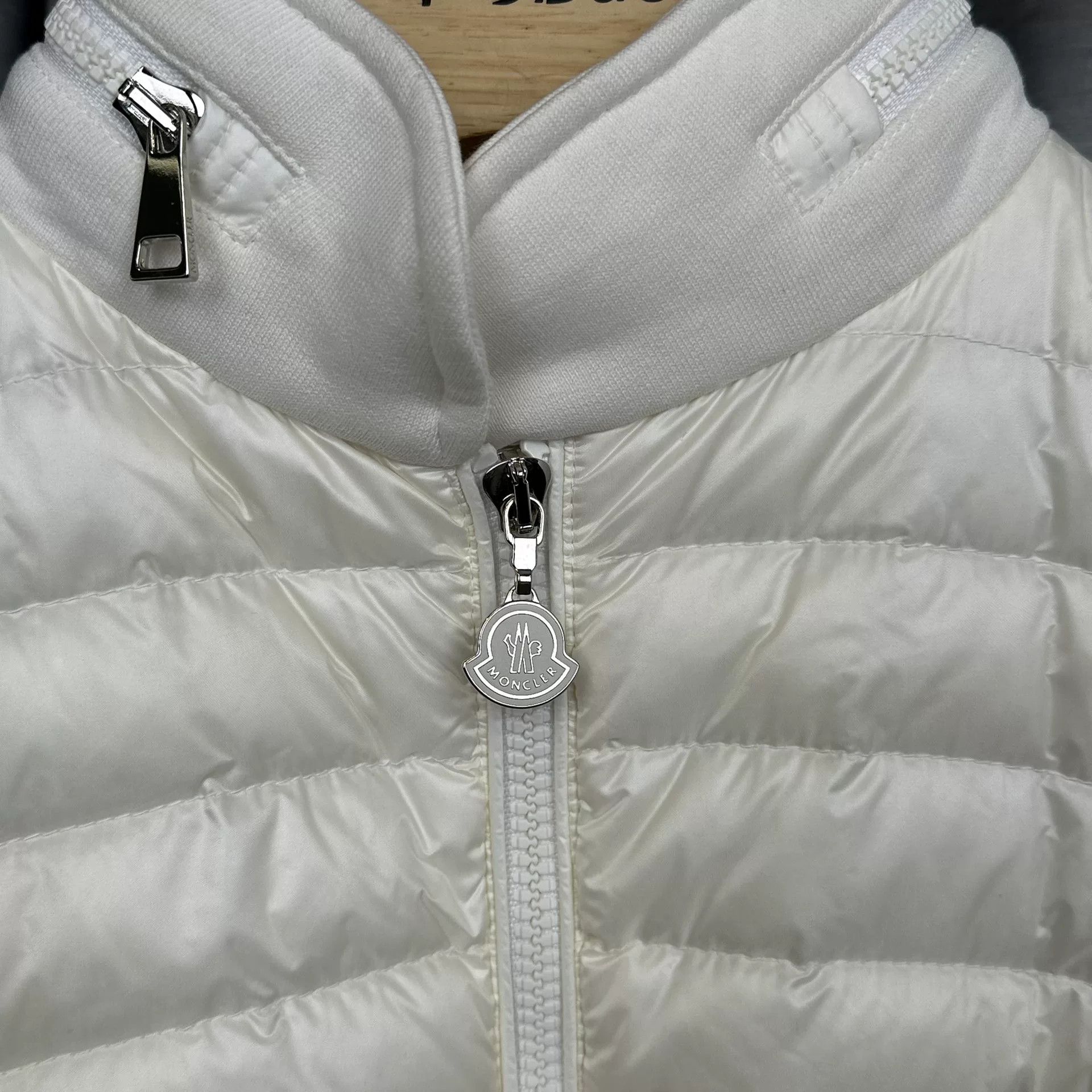 Moncler Moncler Ruffle Hem Down Vest Size M Size M / US 6-8 / IT 42-44 - 4 Thumbnail
