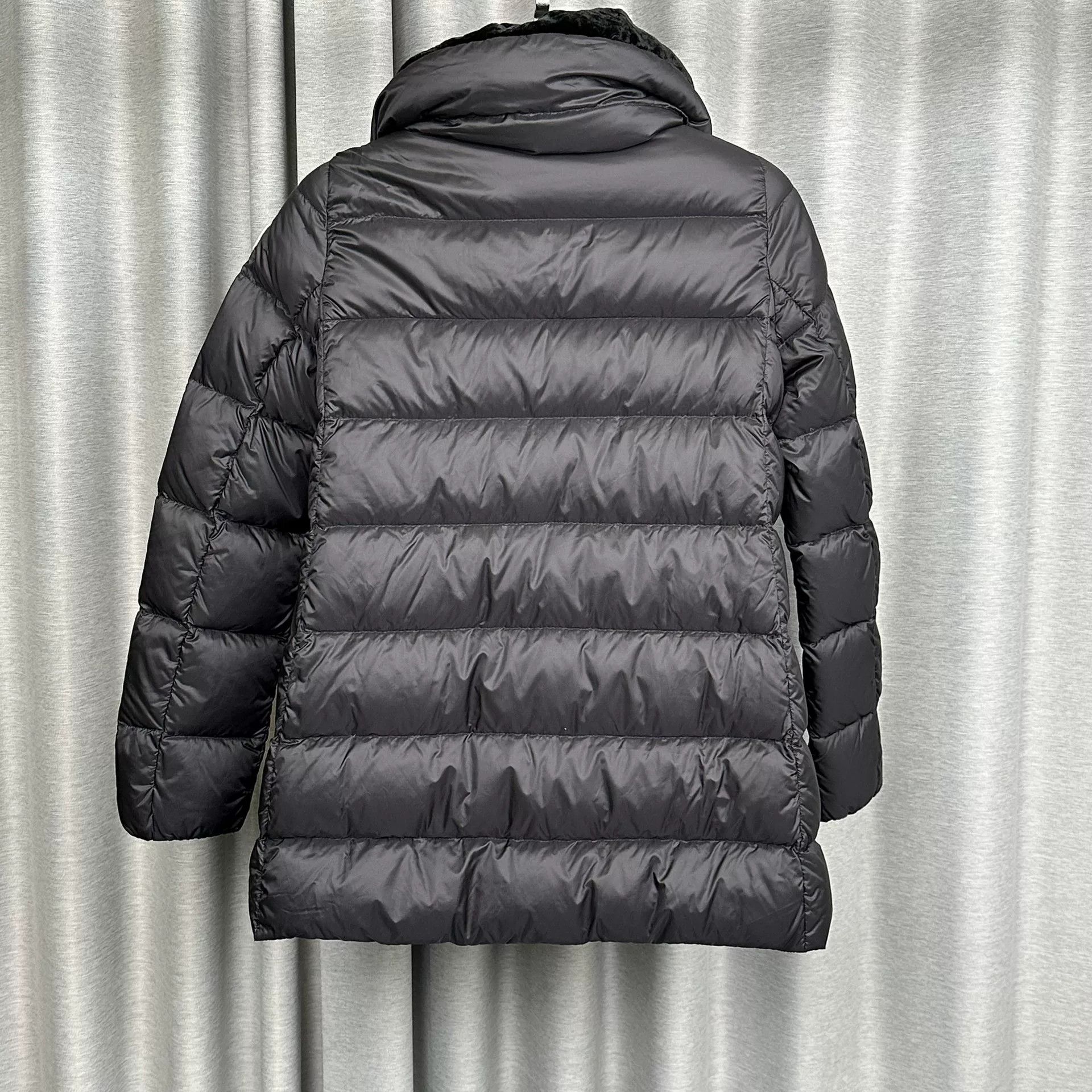 Moncler Moncler Fur Trim Stand Collar Down Jacket Size 0 Size XS / US 0-2 / IT 36-38 - 3 Thumbnail