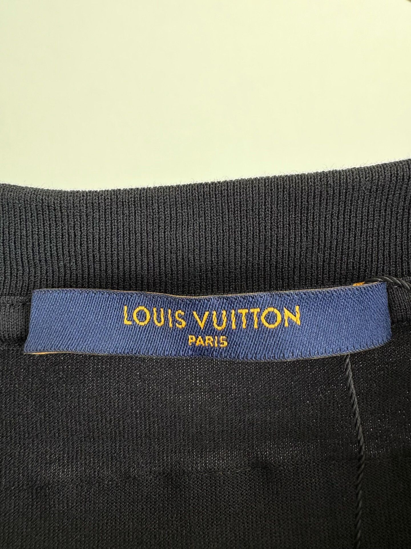 Louis Vuitton Louis Vuitton Neon Script Logo T-Shirt XXL Size US XXL / EU 58 / 5 - 6 Thumbnail