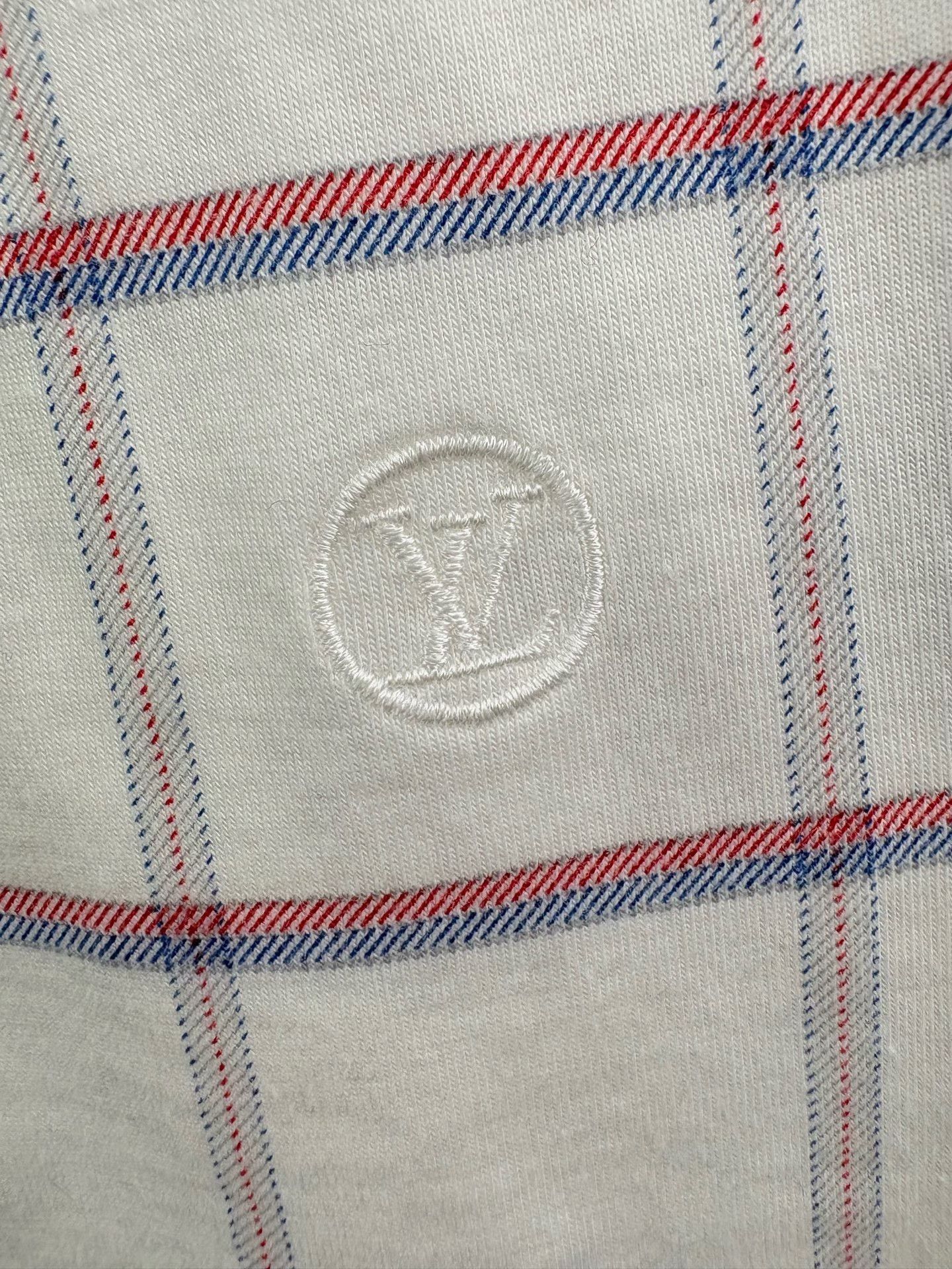 Louis Vuitton Louis Vuitton Embroidered Grid T-Shirt XL Size US XL / EU 56 / 4 - 4 Thumbnail