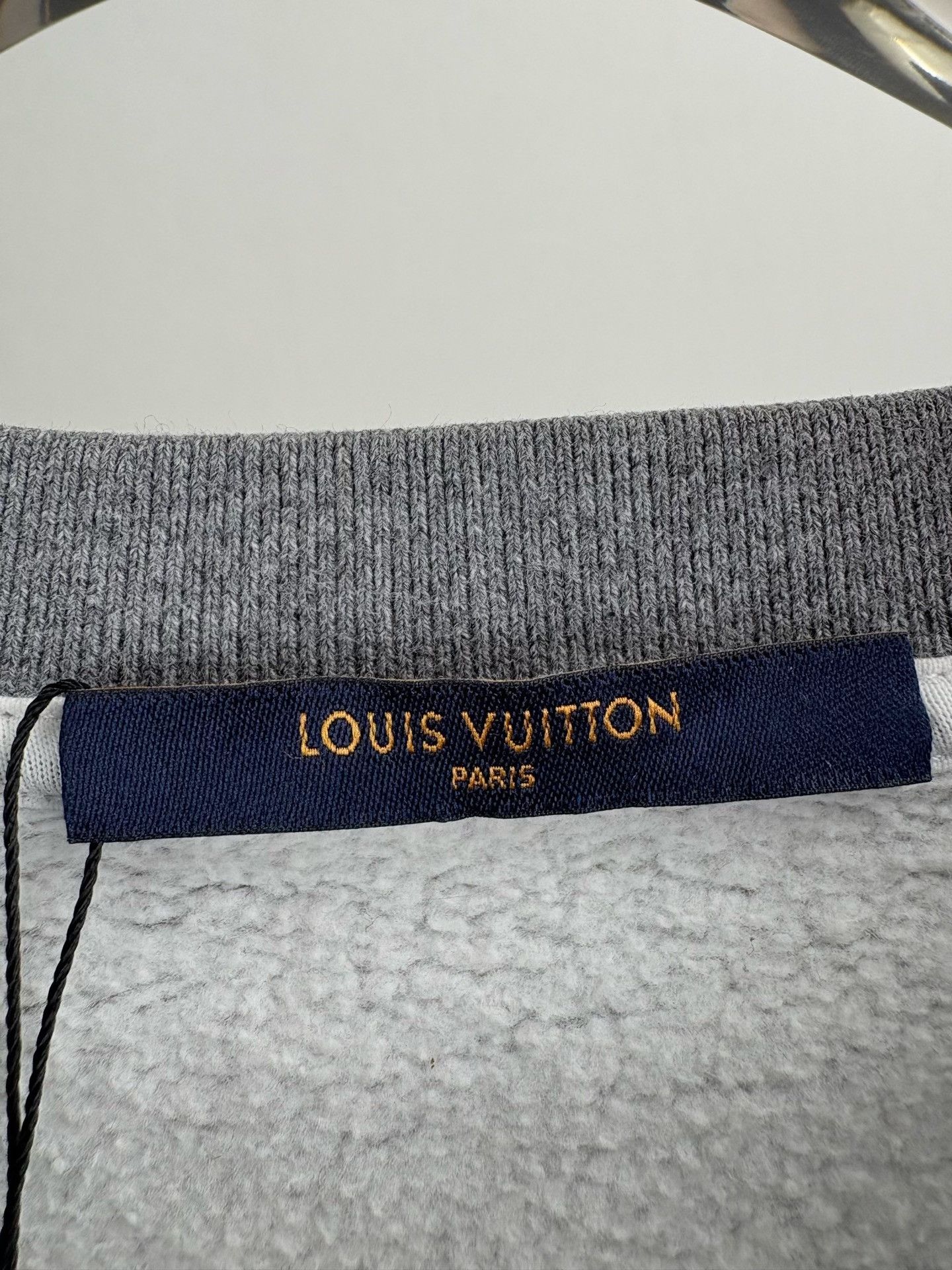 Louis Vuitton Louis Vuitton Distorted Logo Sweatshirt XS Size US XS / EU 42 / 0 - 5 Thumbnail