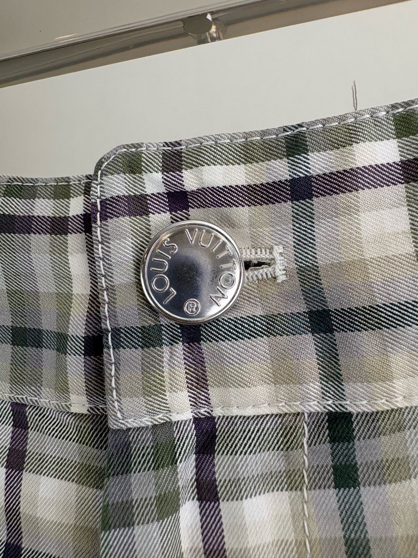 Louis Vuitton Louis Vuitton Plaid Leather Patch Shorts 42 Size US 34 / EU 50 - 4 Thumbnail