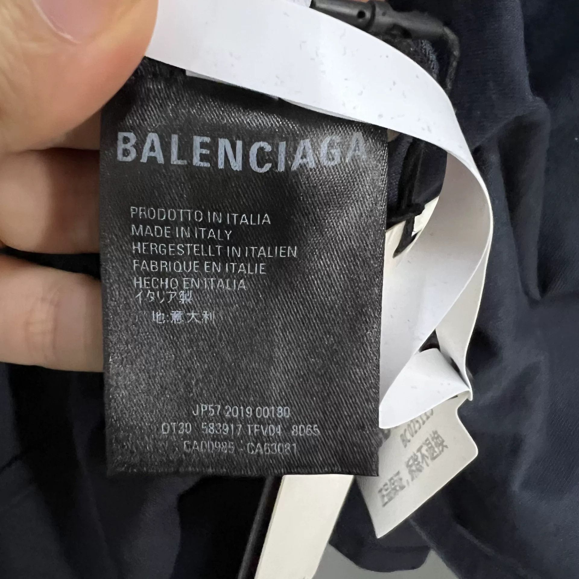 Balenciaga Balenciaga Asymmetric Short Sleeve T-Shirt XS Size US XS / EU 42 / 0 - 5 Thumbnail