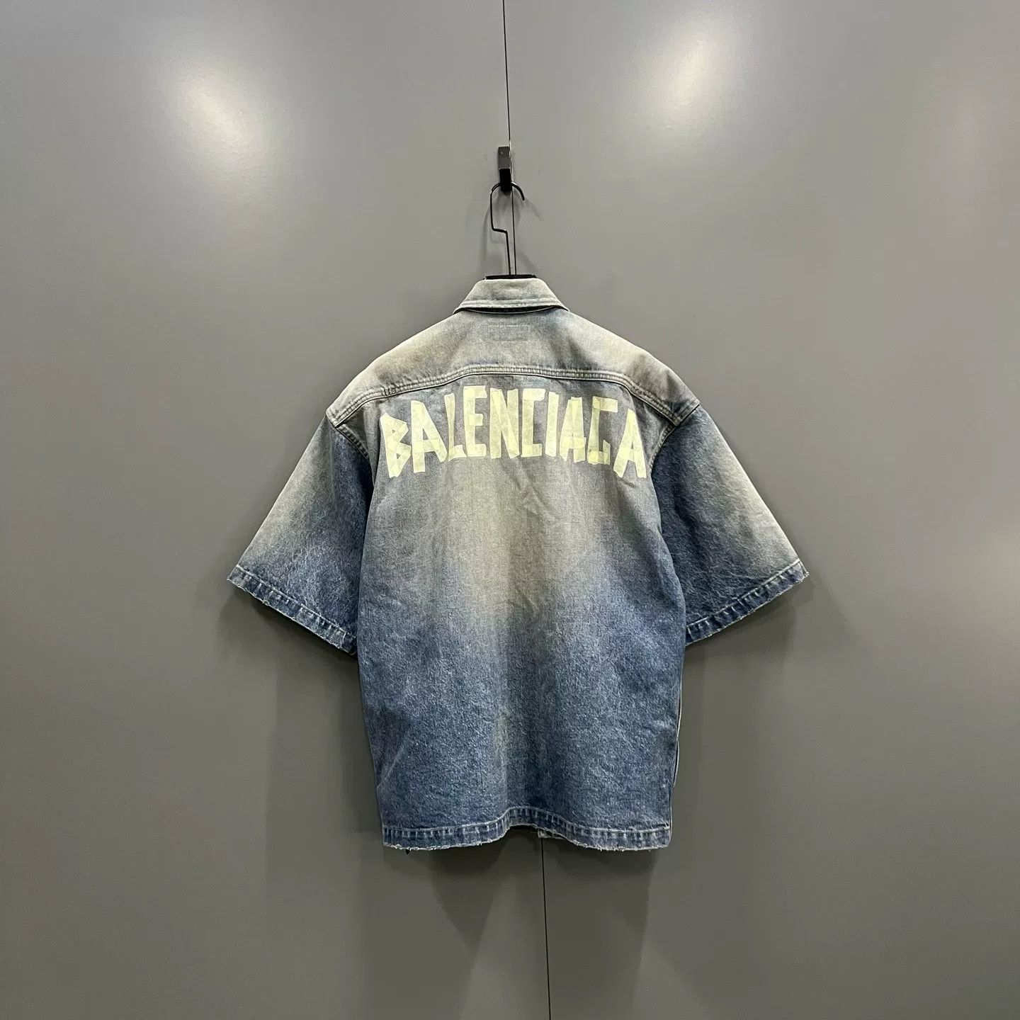 Balenciaga Balenciaga Tape Logo Denim Shirt S Size US S / EU 44-46 / 1 - 3 Thumbnail