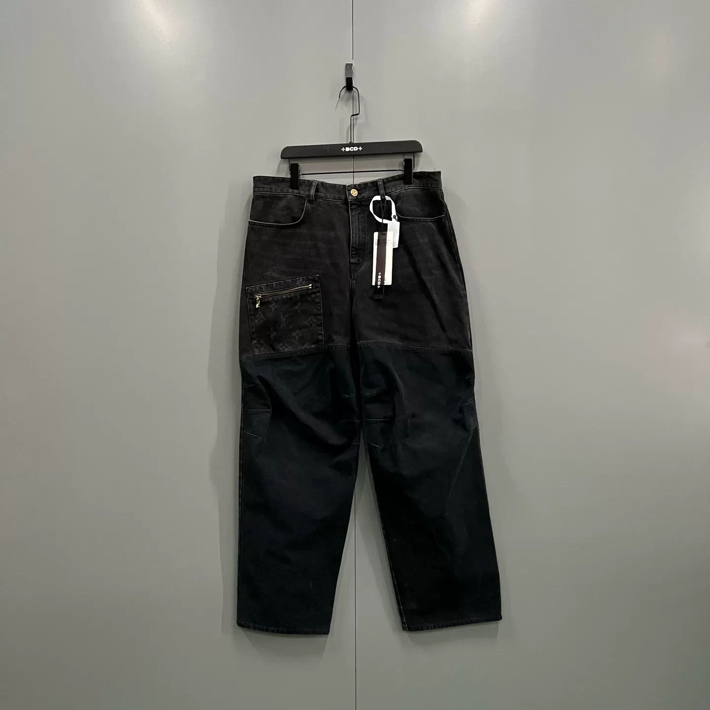 Louis Vuitton Louis Vuitton Monogram Pocket Distressed Jeans 34 Size US 34 / EU 50 - 2 Thumbnail