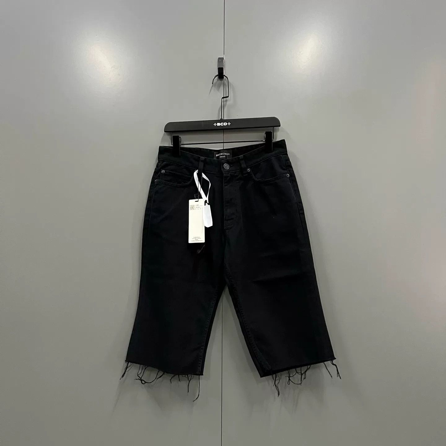 Balenciaga Balenciaga Frayed Hem Denim Shorts M Size US 32 / EU 48 - 2 Thumbnail