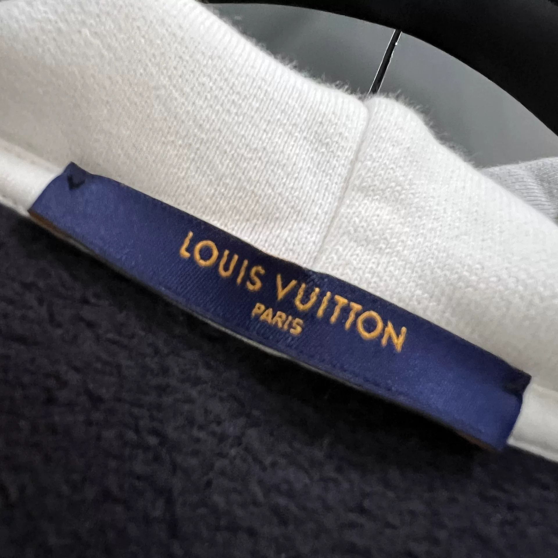 Louis Vuitton Louis Vuitton Contrast Hooded Sweatshirt XL Size US XL / EU 56 / 4 - 4 Thumbnail