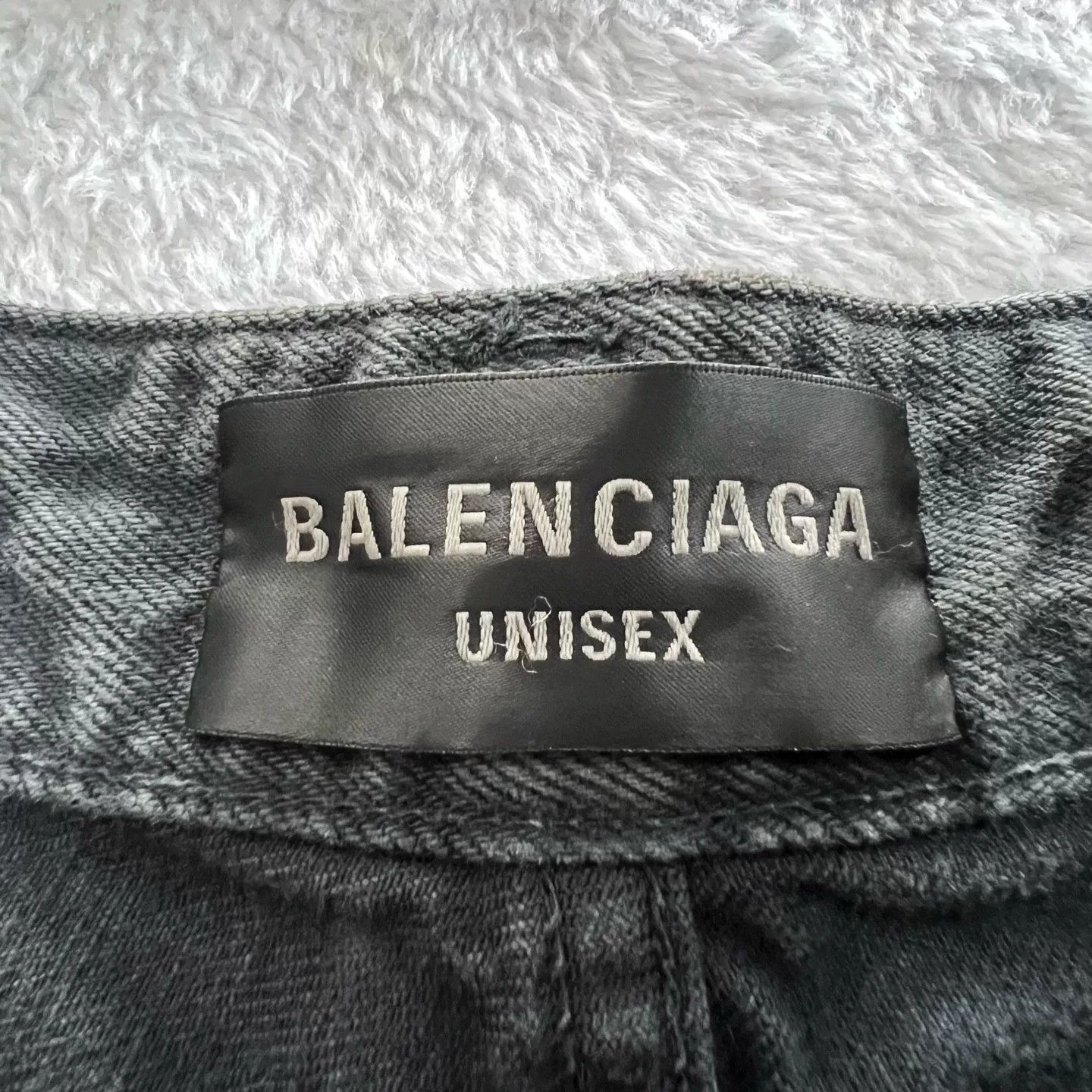 Balenciaga Balenciaga Distressed Shorts Size M Size US 32 / EU 48 - 4 Thumbnail
